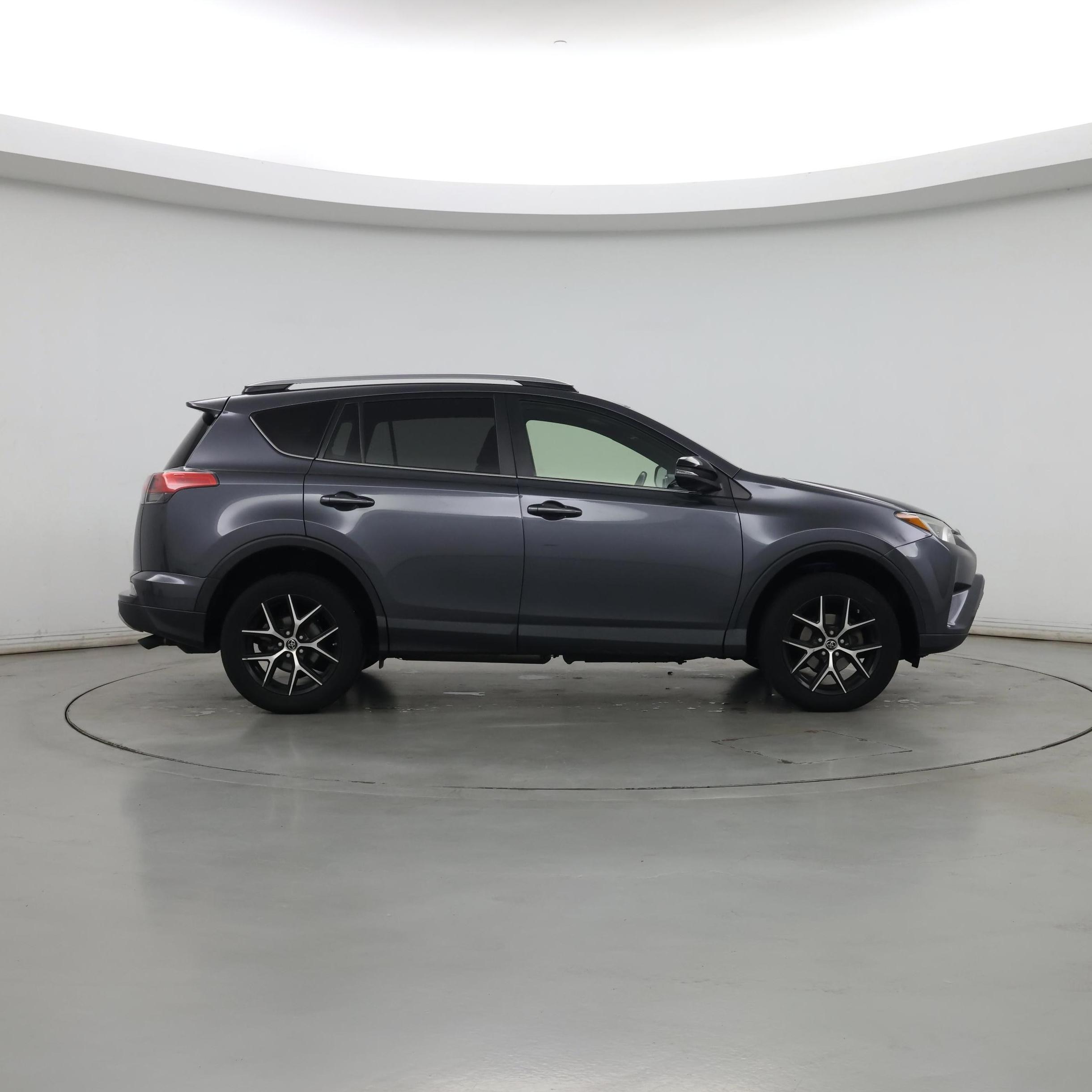 Thumbnail: 2018 Toyota RAV4 - 7