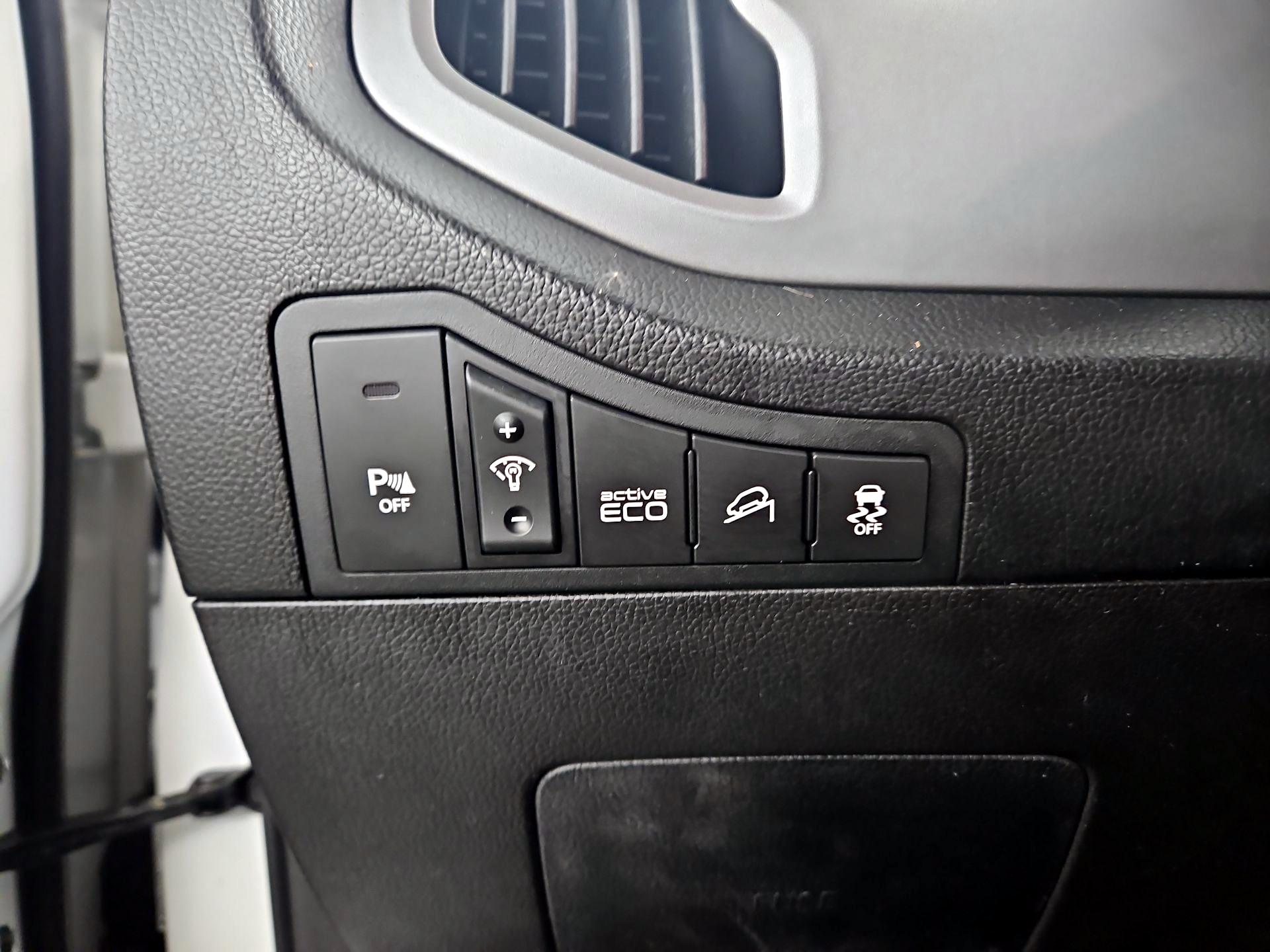 Thumbnail: 2014 Kia Sportage - 13