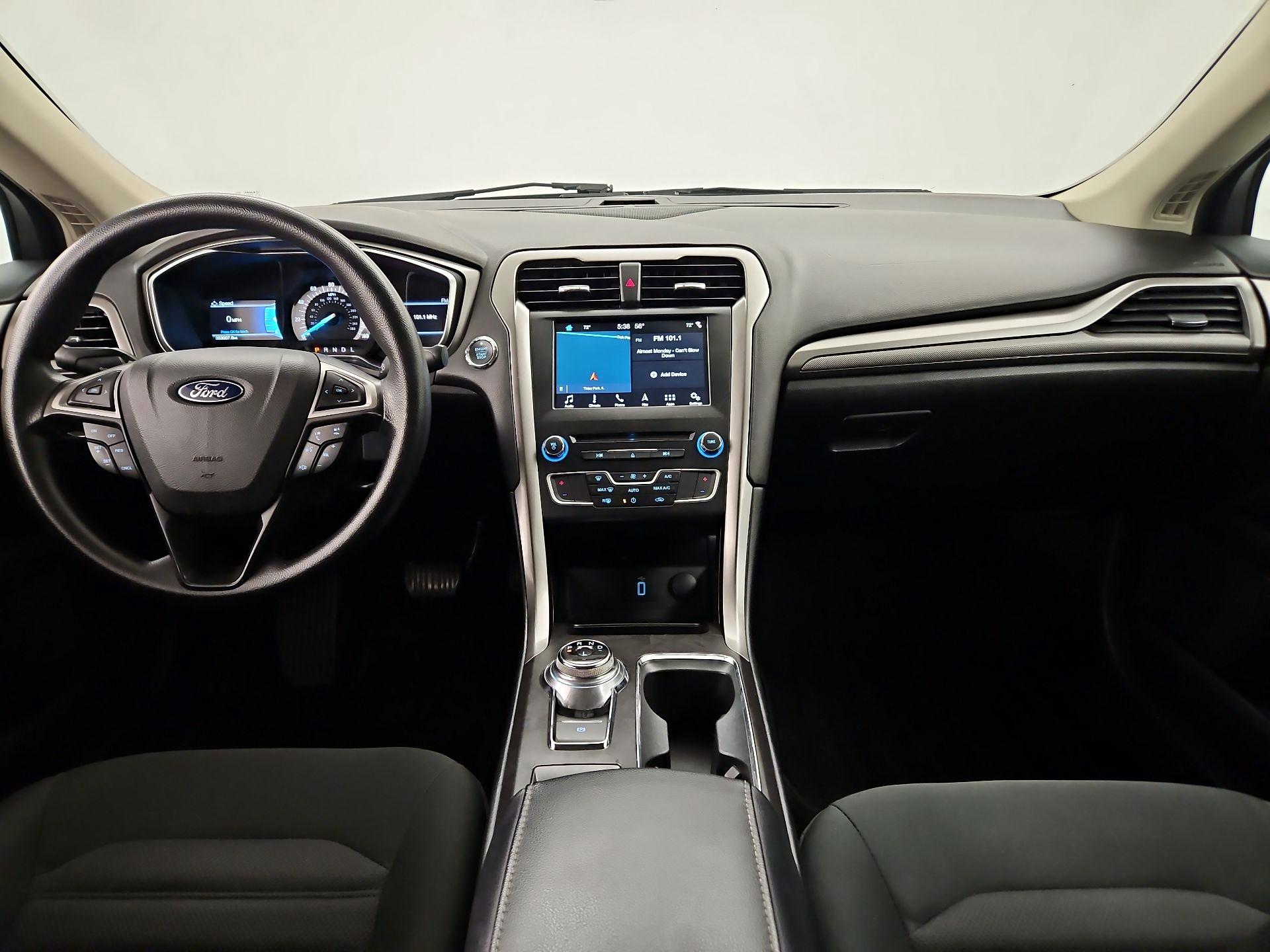 Thumbnail: 2017 Ford Fusion - 9