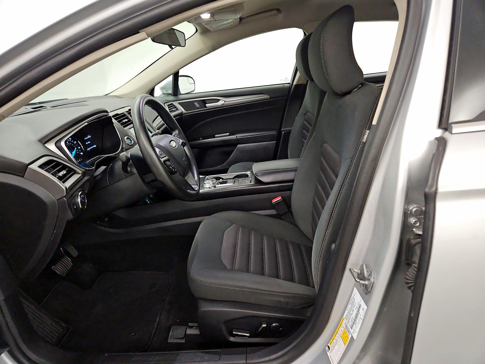 Thumbnail: 2017 Ford Fusion - 11