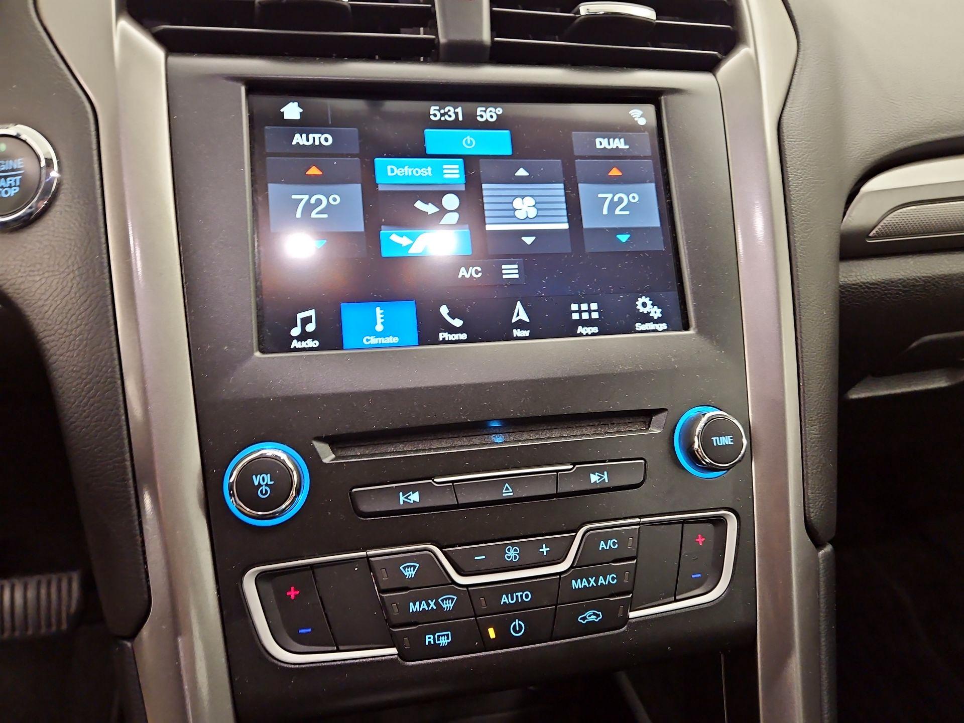 Thumbnail: 2017 Ford Fusion - 17