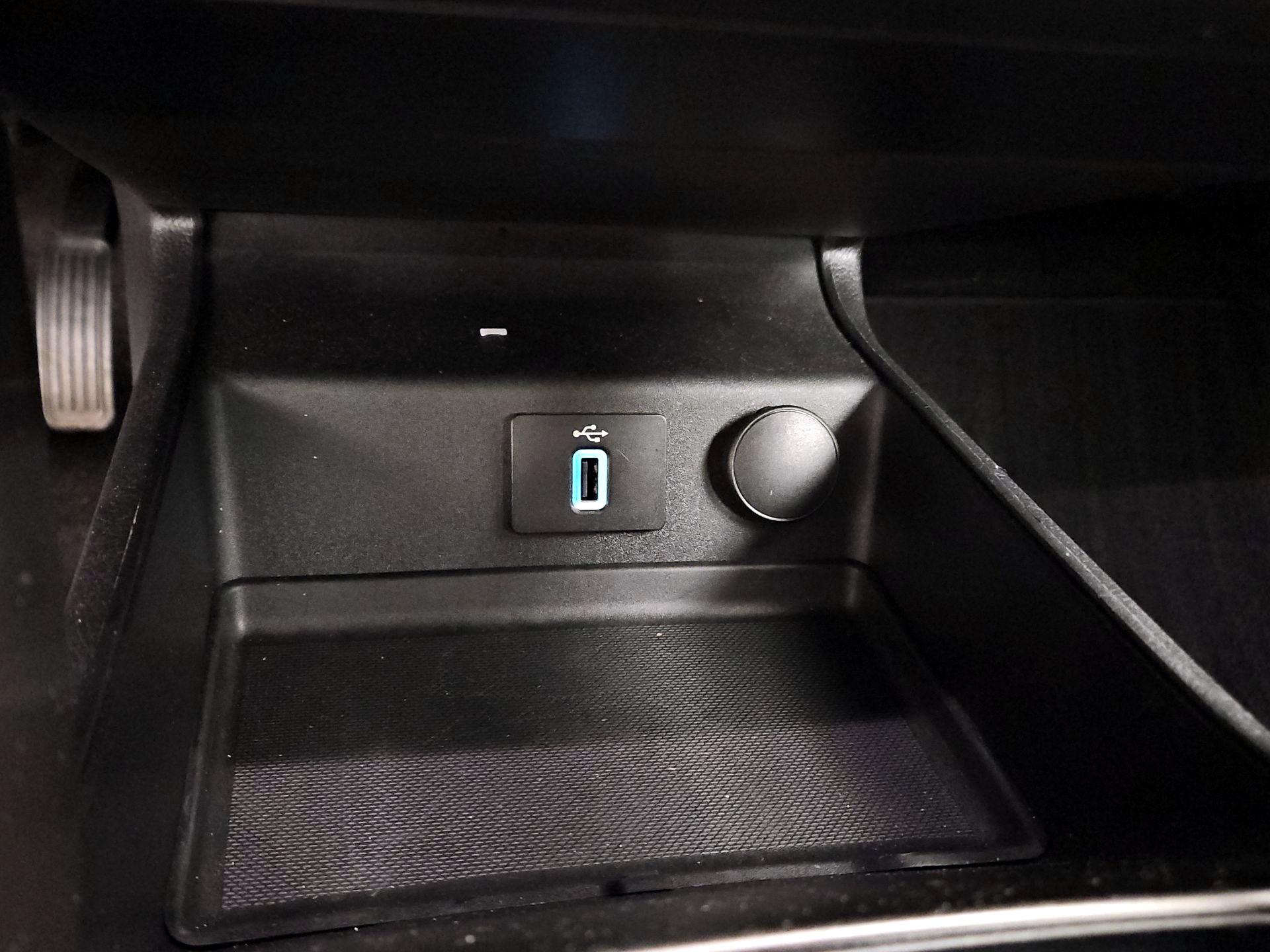 Thumbnail: 2017 Ford Fusion - 19