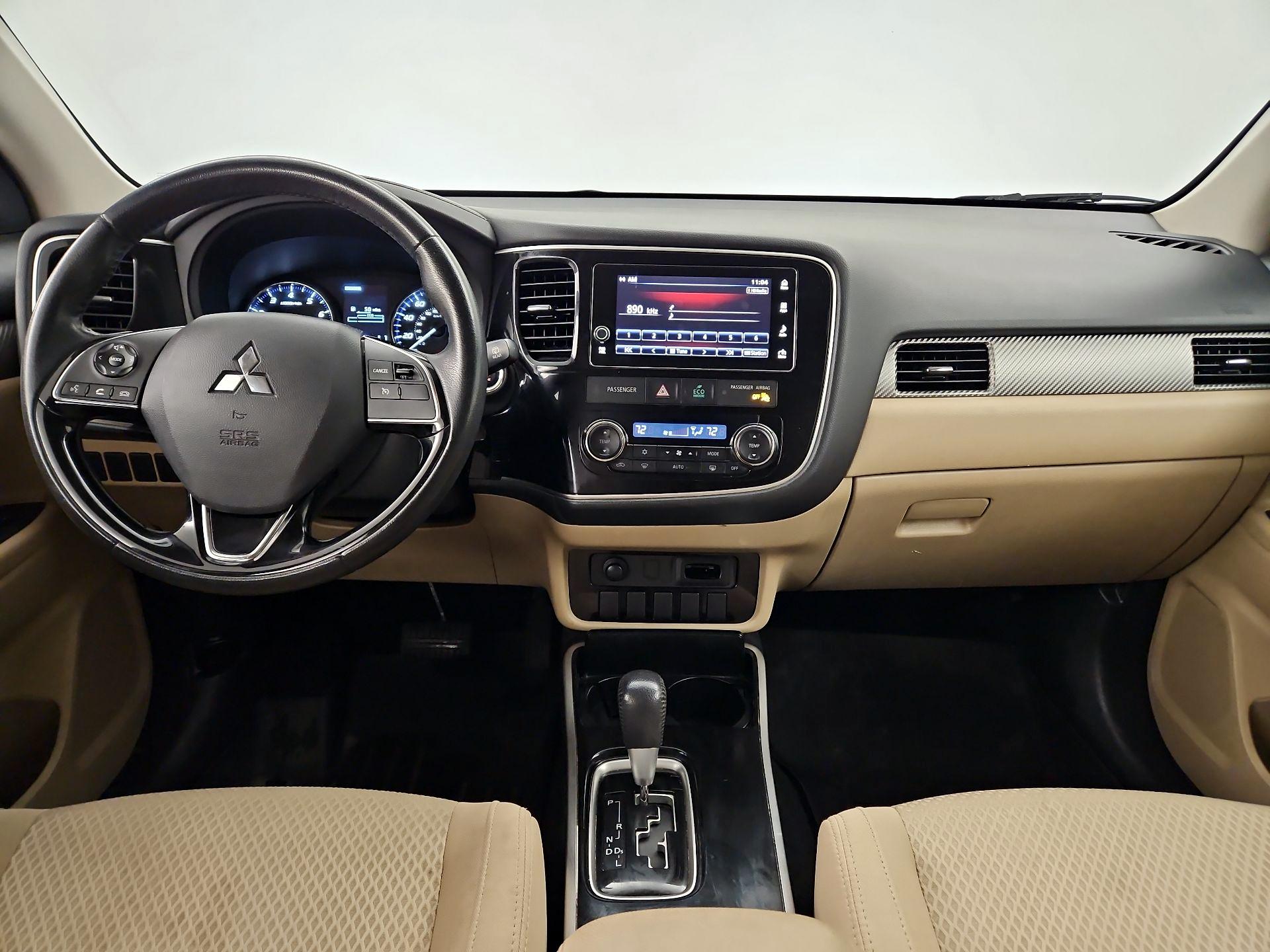 Thumbnail: 2018 Mitsubishi Outlander - 9