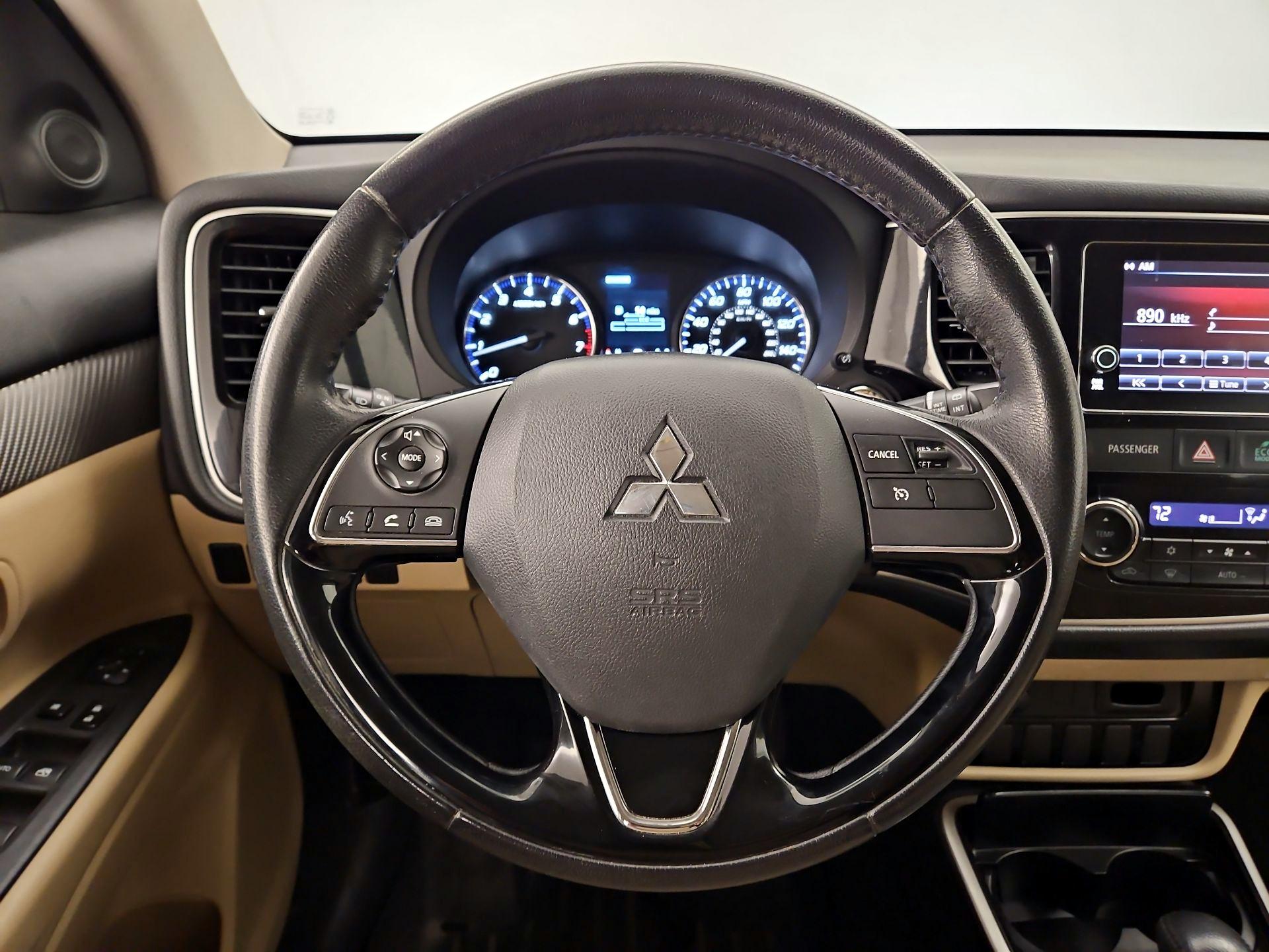 Thumbnail: 2018 Mitsubishi Outlander - 10