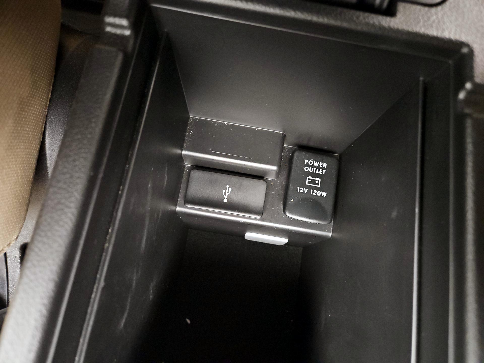 Thumbnail: 2018 Mitsubishi Outlander - 18