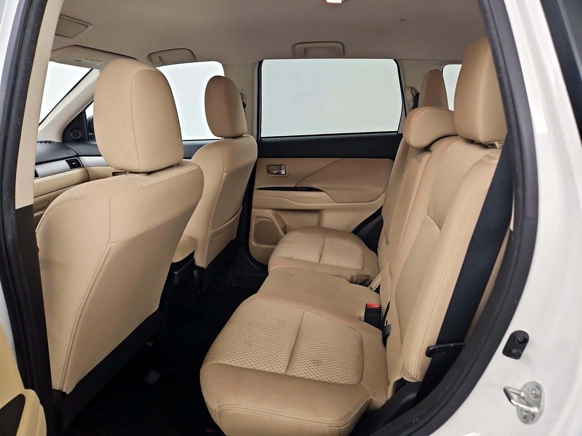 Thumbnail: 2018 Mitsubishi Outlander - 19