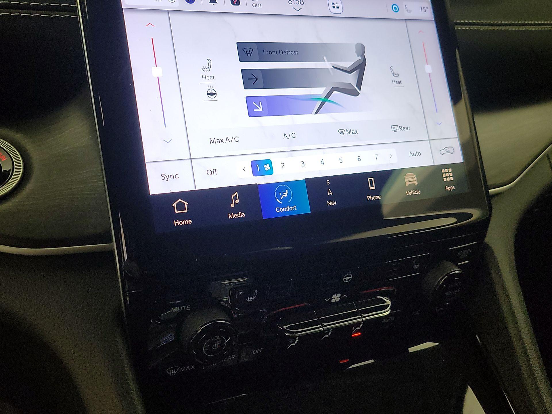 Thumbnail: 2023 Jeep Grand Cherokee - 17