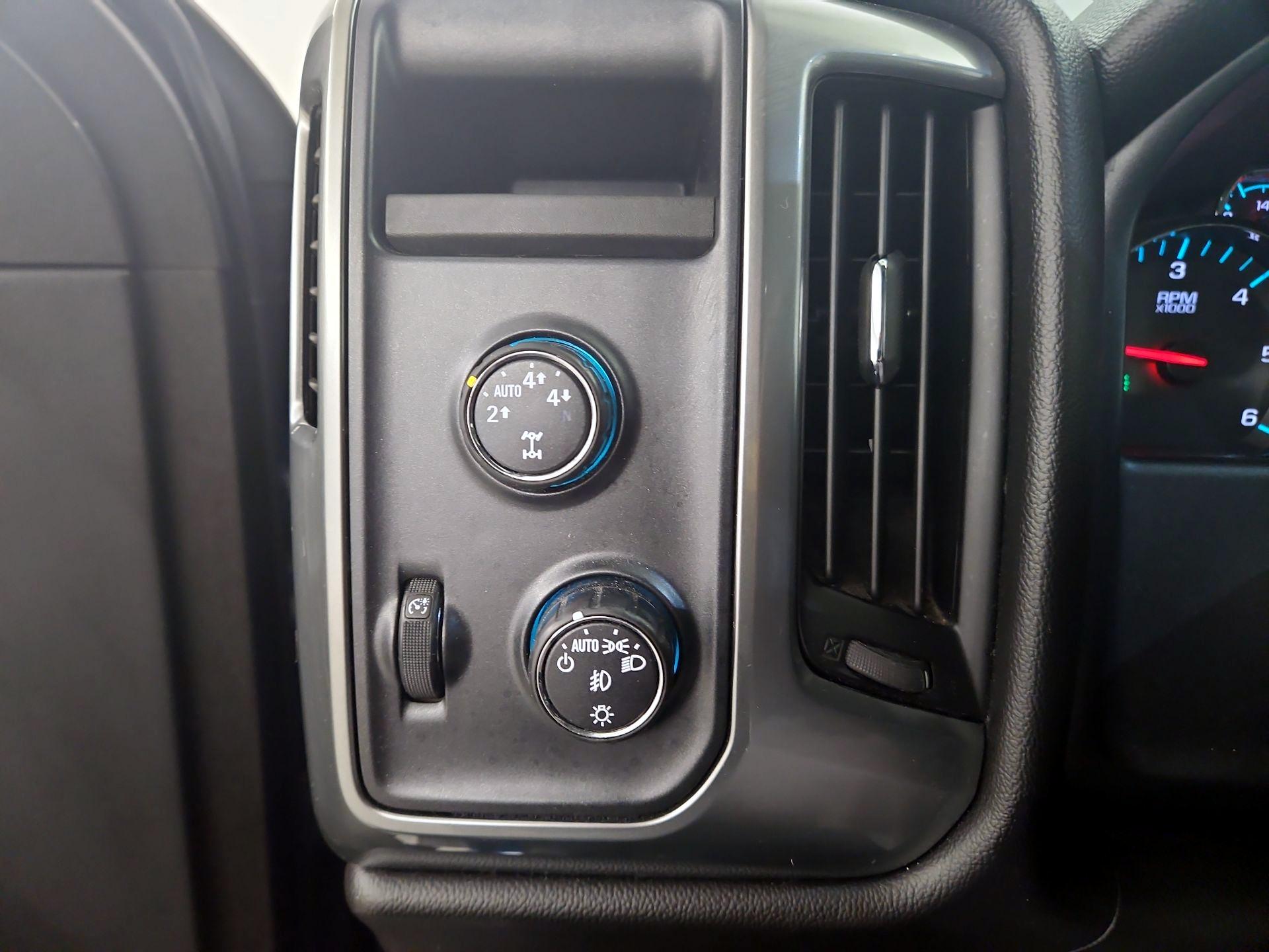 Thumbnail: 2016 Chevrolet Silverado 1500 - 13