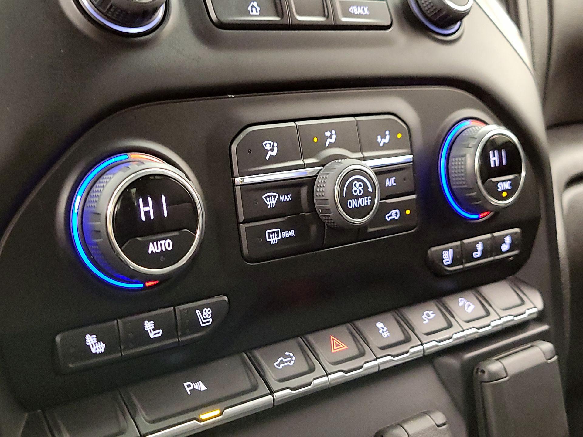 Thumbnail: 2022 Chevrolet Silverado 1500 - 16