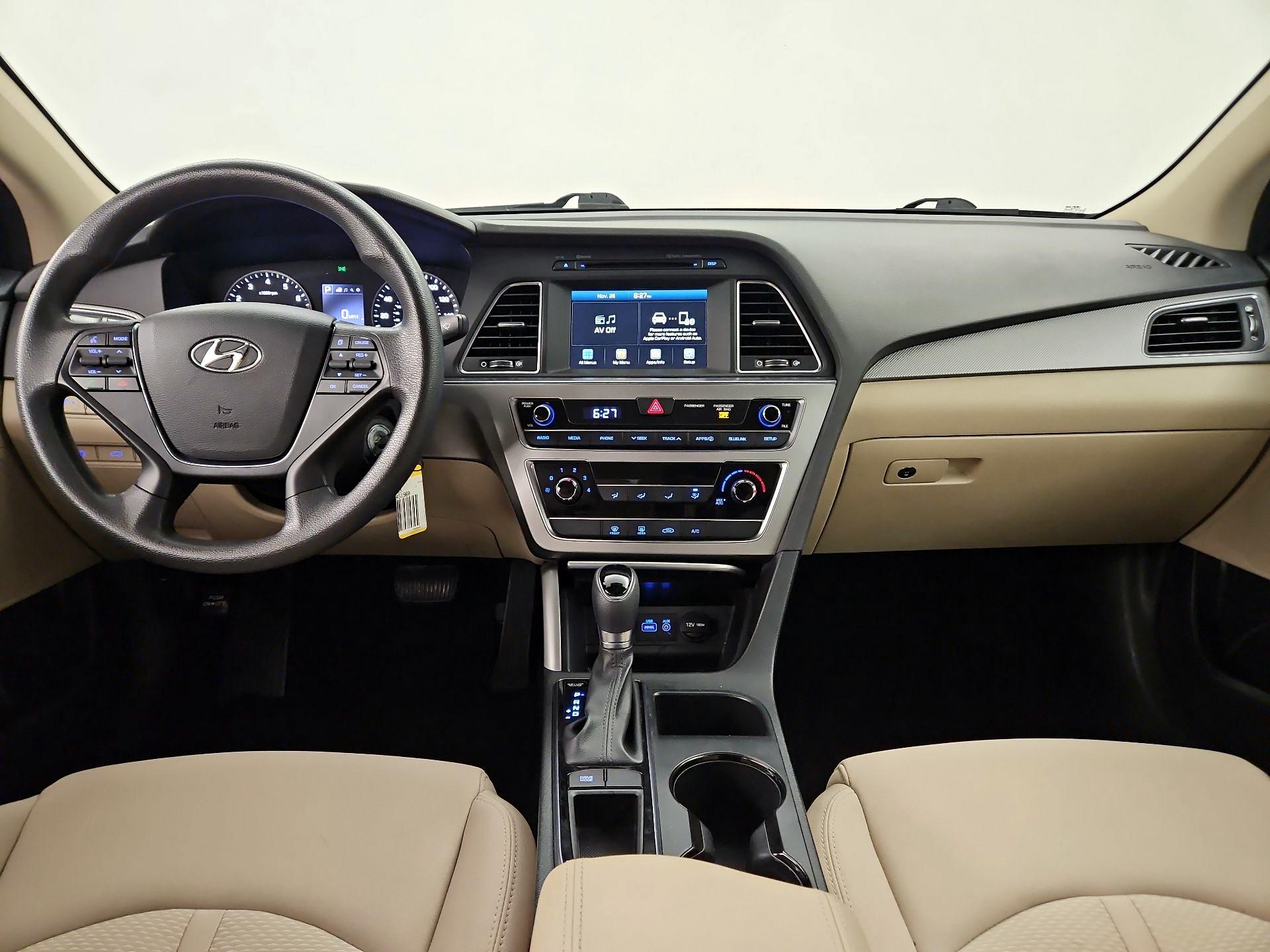 Thumbnail: 2017 Hyundai Sonata - 9