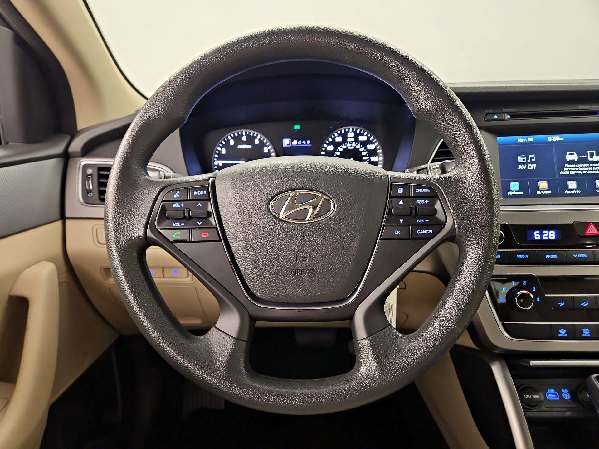 Thumbnail: 2017 Hyundai Sonata - 10