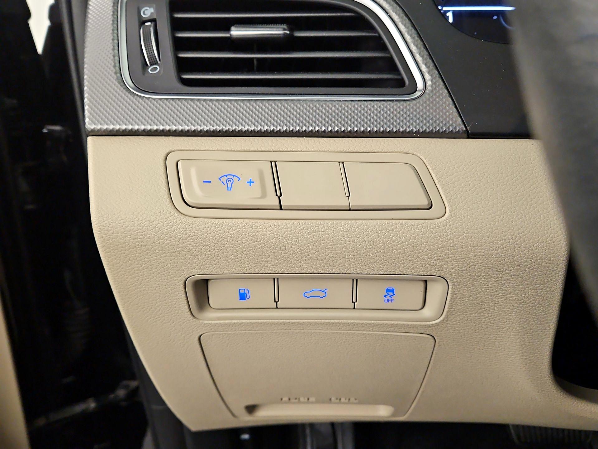 Thumbnail: 2017 Hyundai Sonata - 13