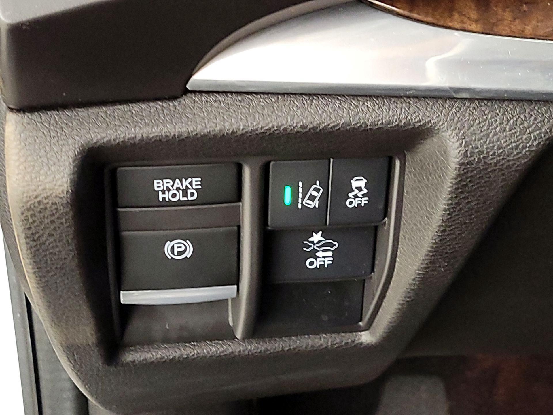 Thumbnail: 2020 Acura MDX - 13