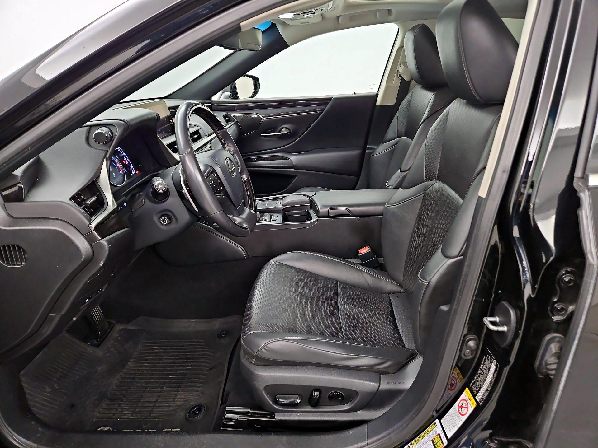 Thumbnail: 2019 Lexus ES - 11