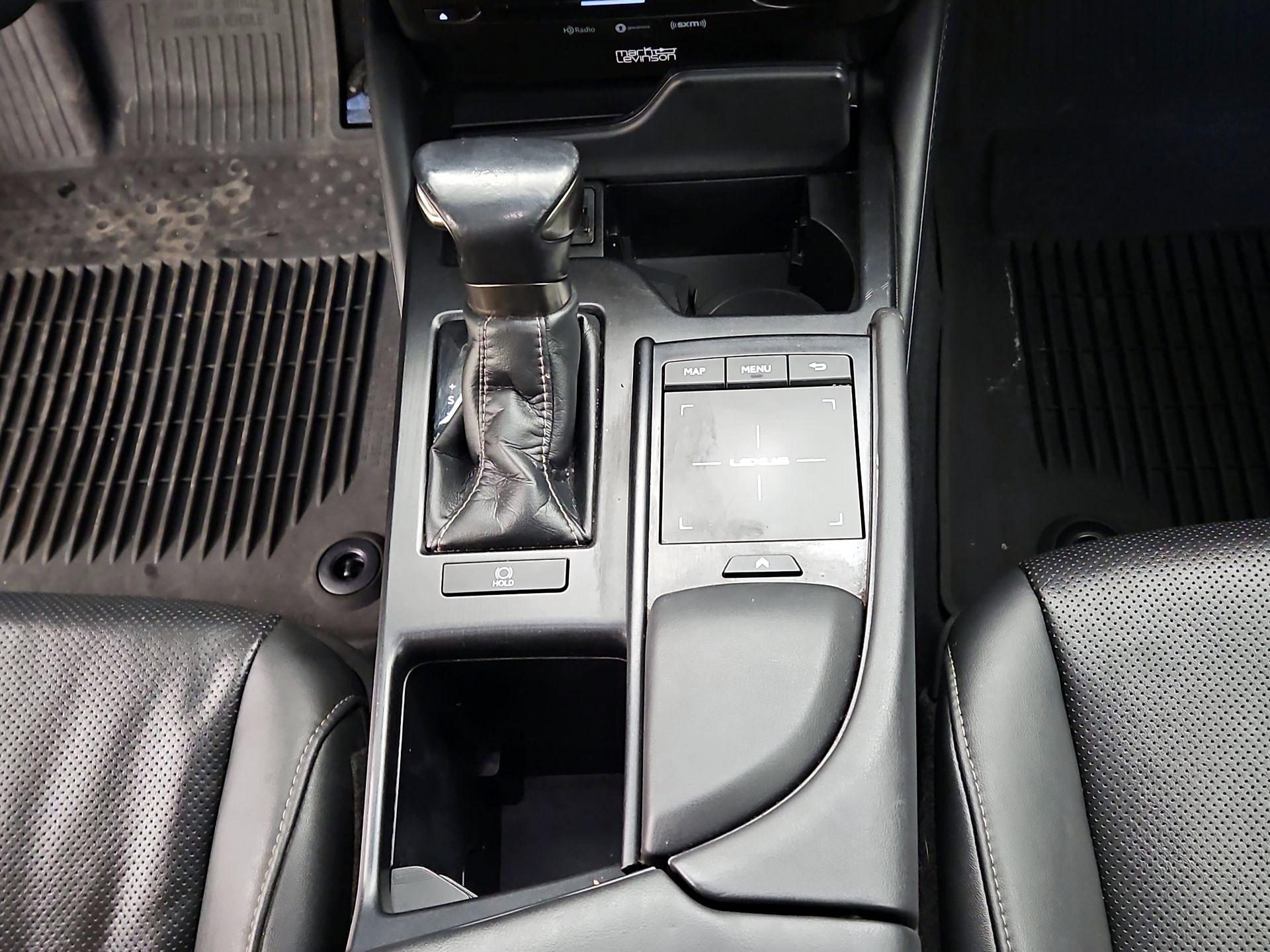 Thumbnail: 2019 Lexus ES - 17