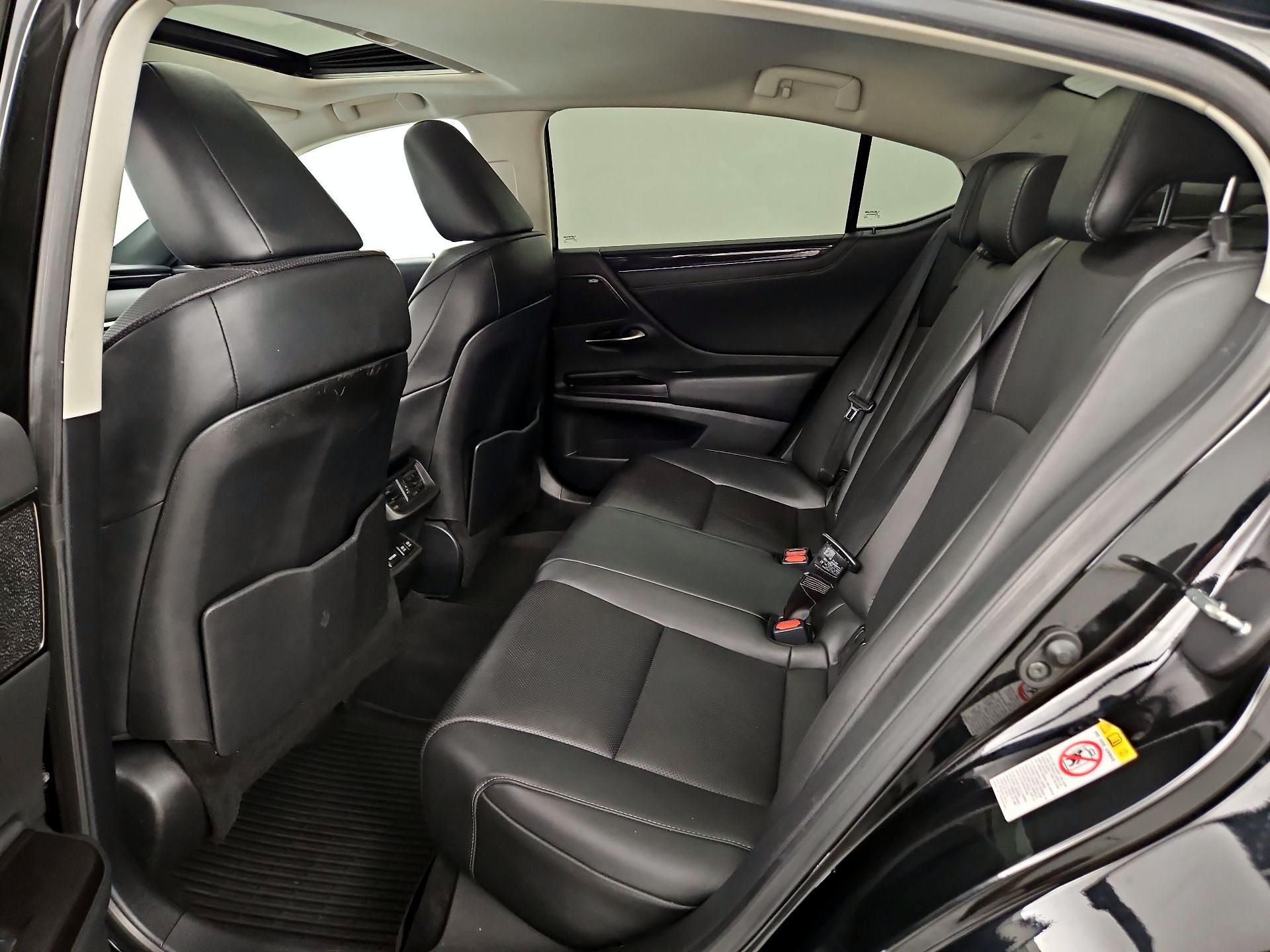 Thumbnail: 2019 Lexus ES - 20