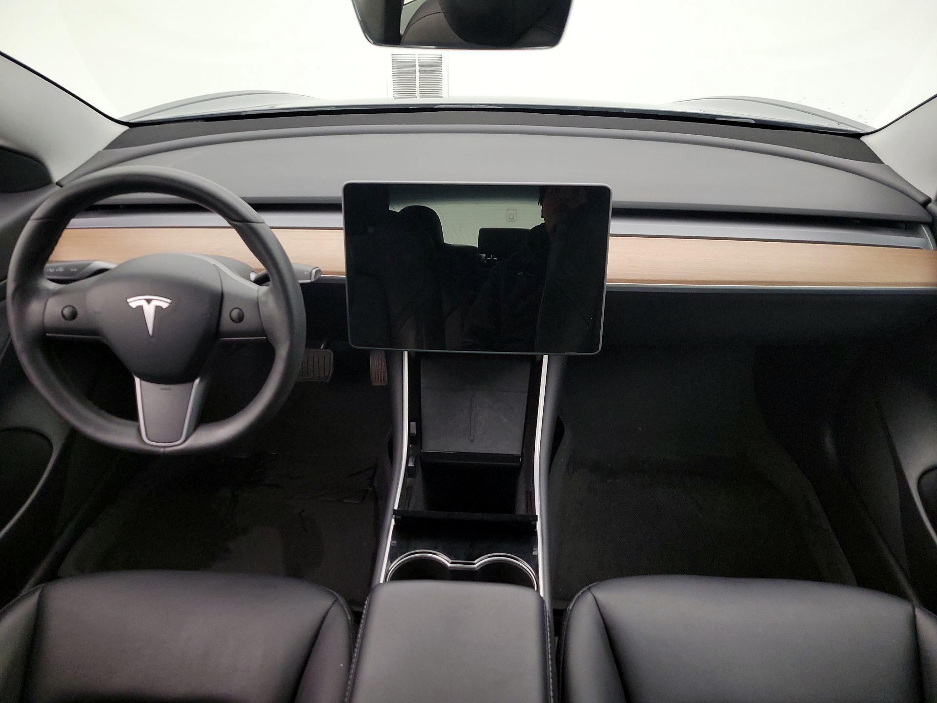 Thumbnail: 2020 Tesla Model 3 - 9