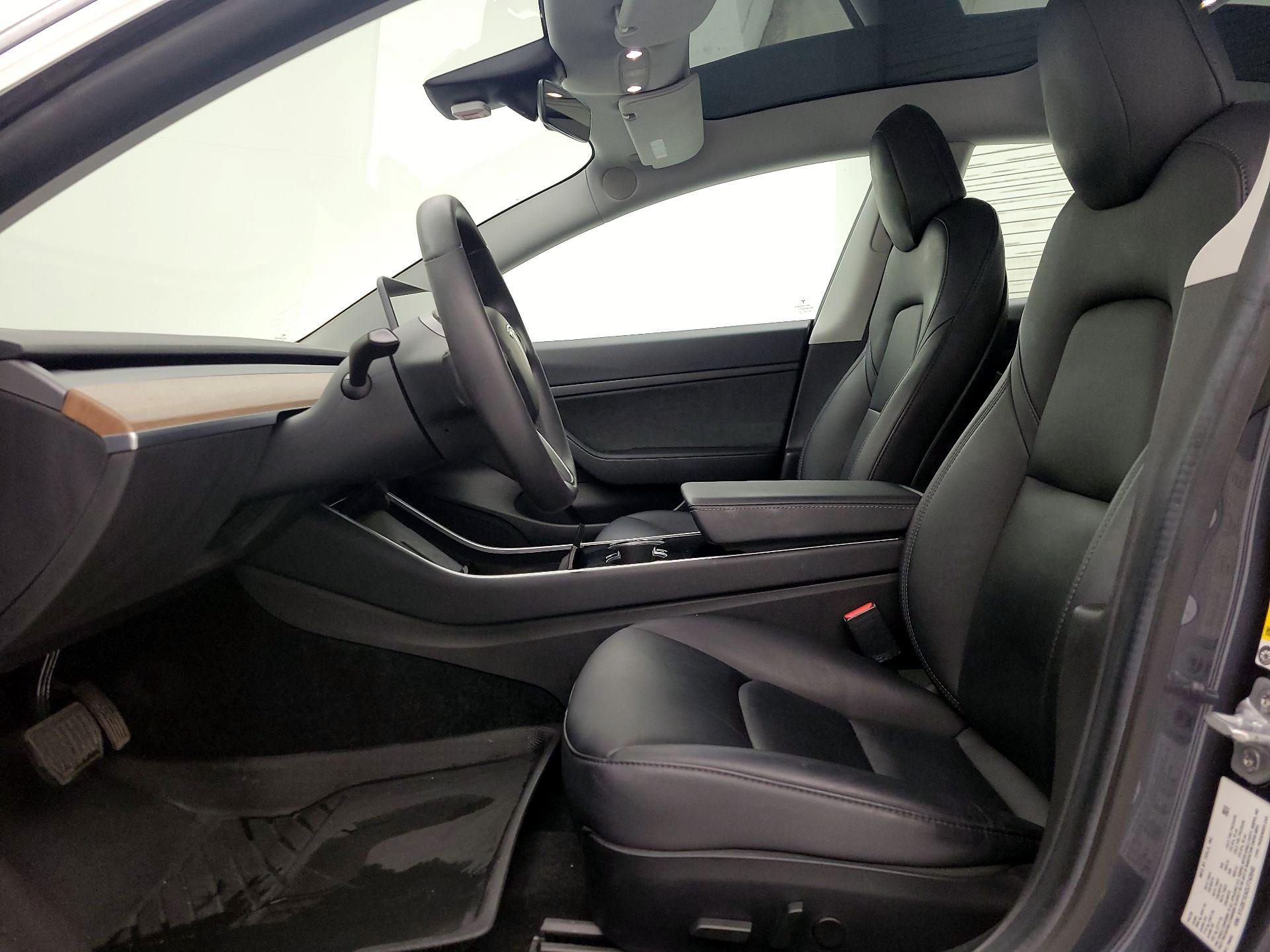 Thumbnail: 2020 Tesla Model 3 - 11