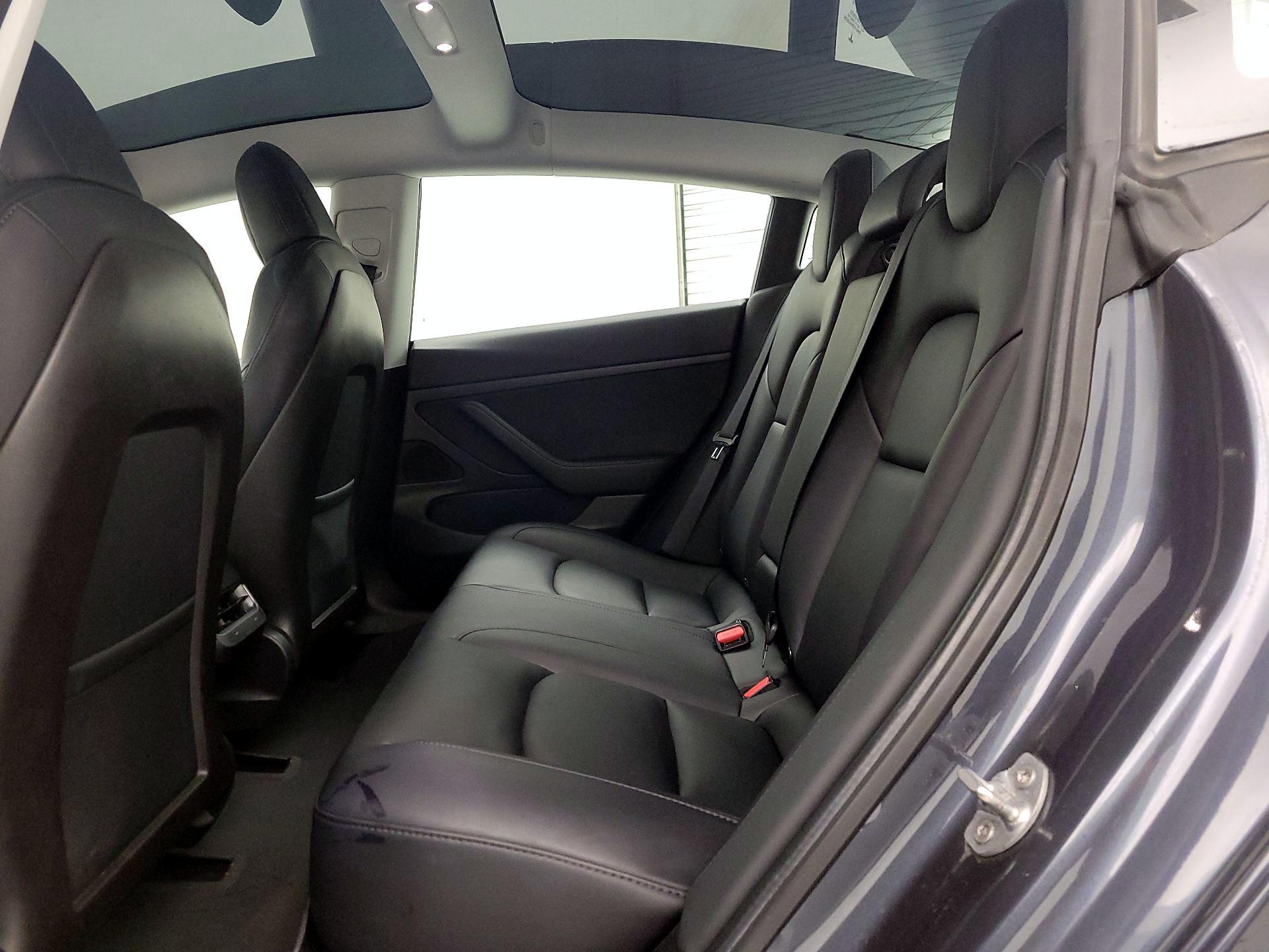 Thumbnail: 2020 Tesla Model 3 - 19