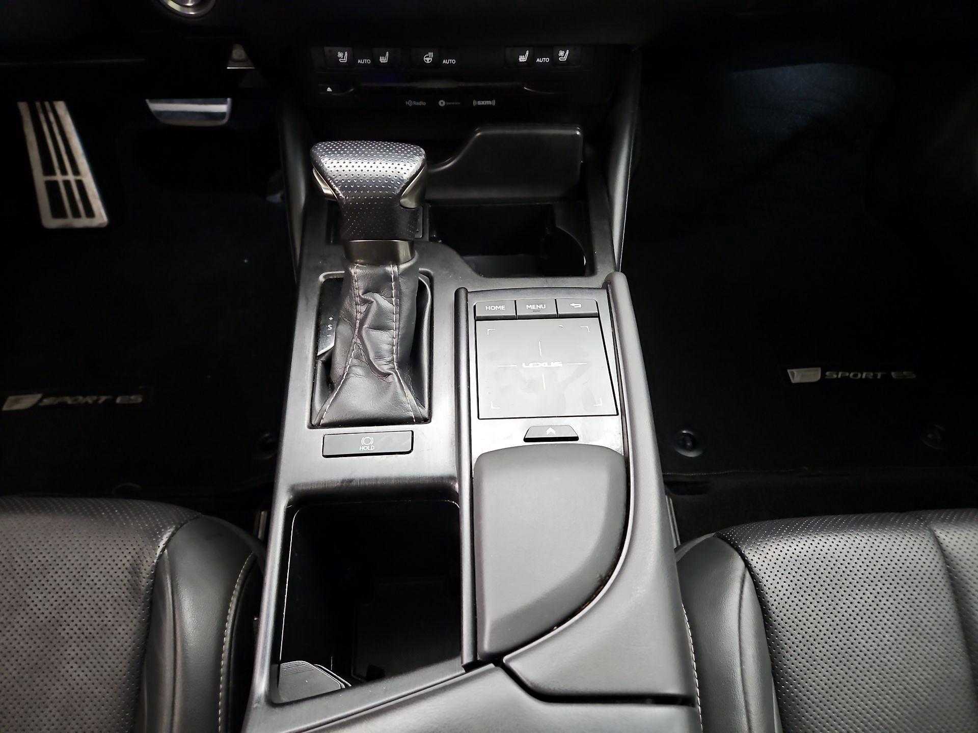 Thumbnail: 2019 Lexus ES - 16