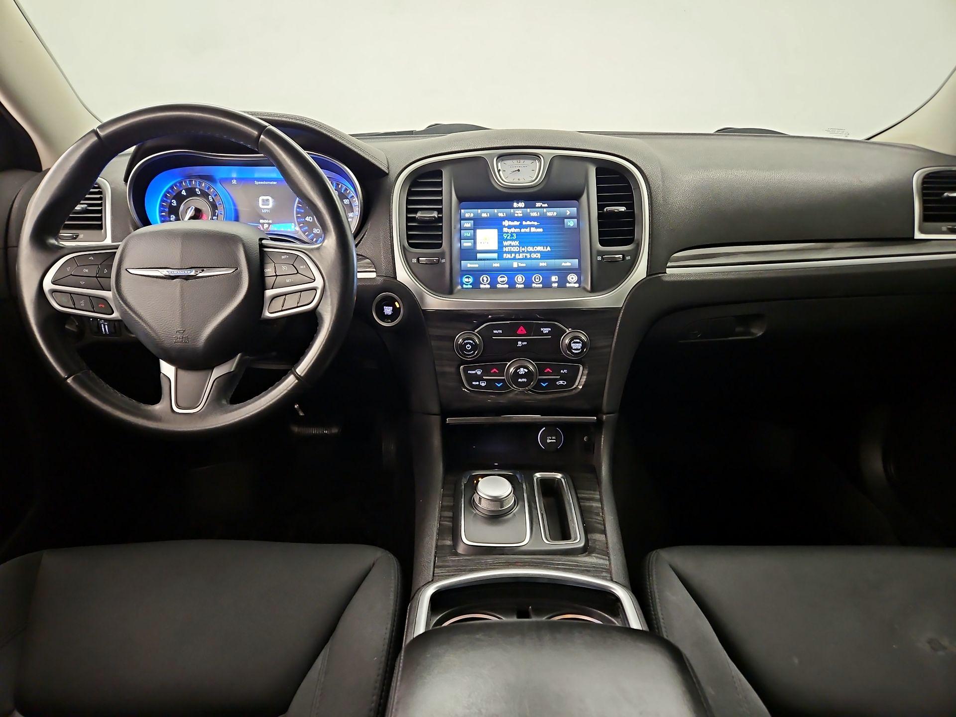 Thumbnail: 2019 Chrysler 300 - 9