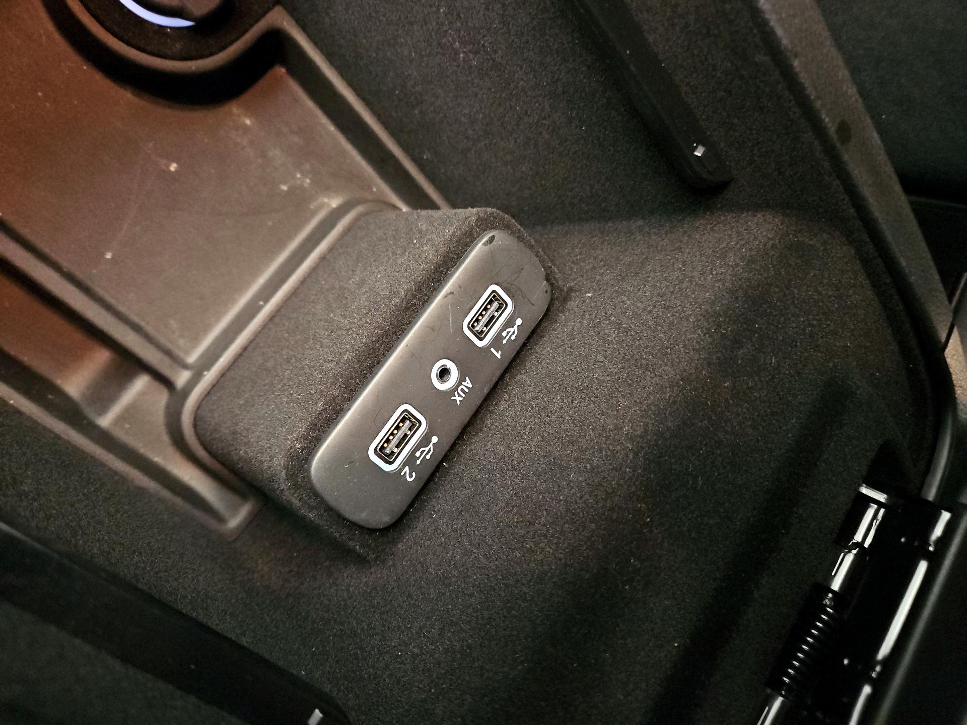 Thumbnail: 2019 Chrysler 300 - 18