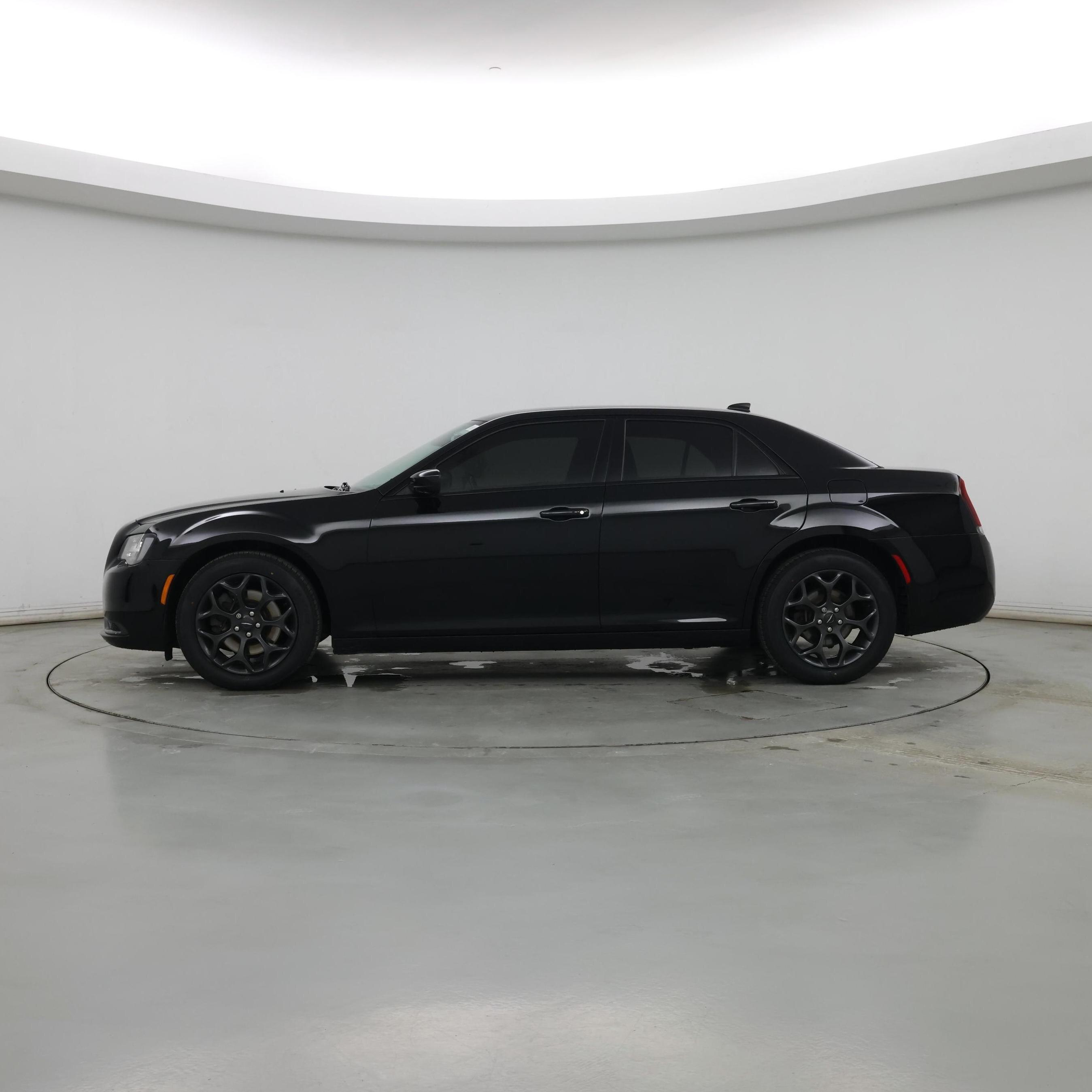 Thumbnail: 2019 Chrysler 300 - 3
