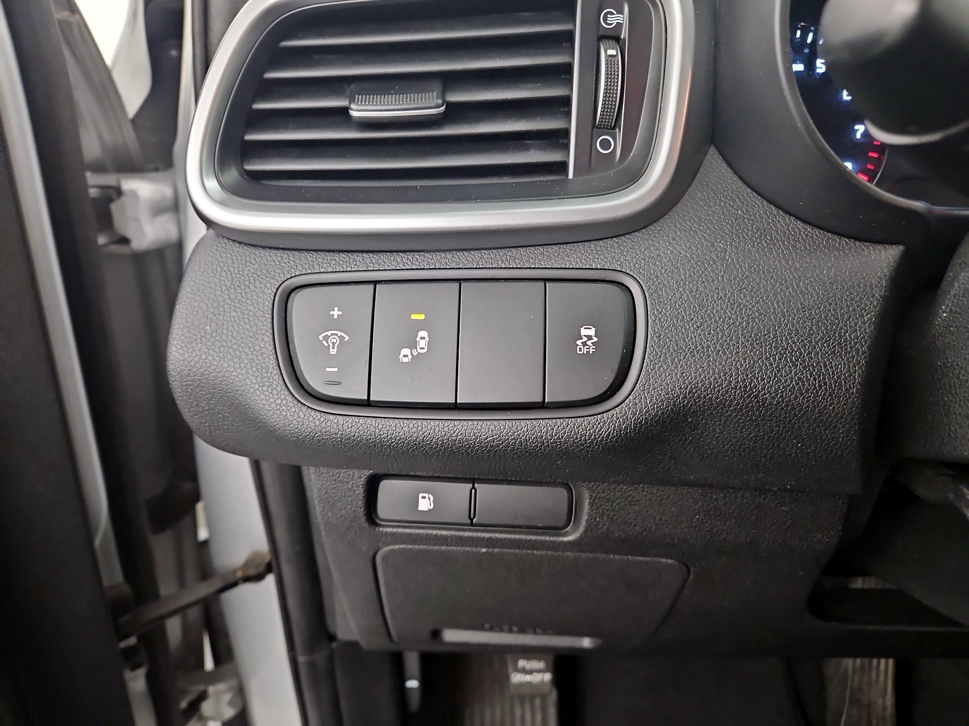 Thumbnail: 2019 Kia Sorento - 13