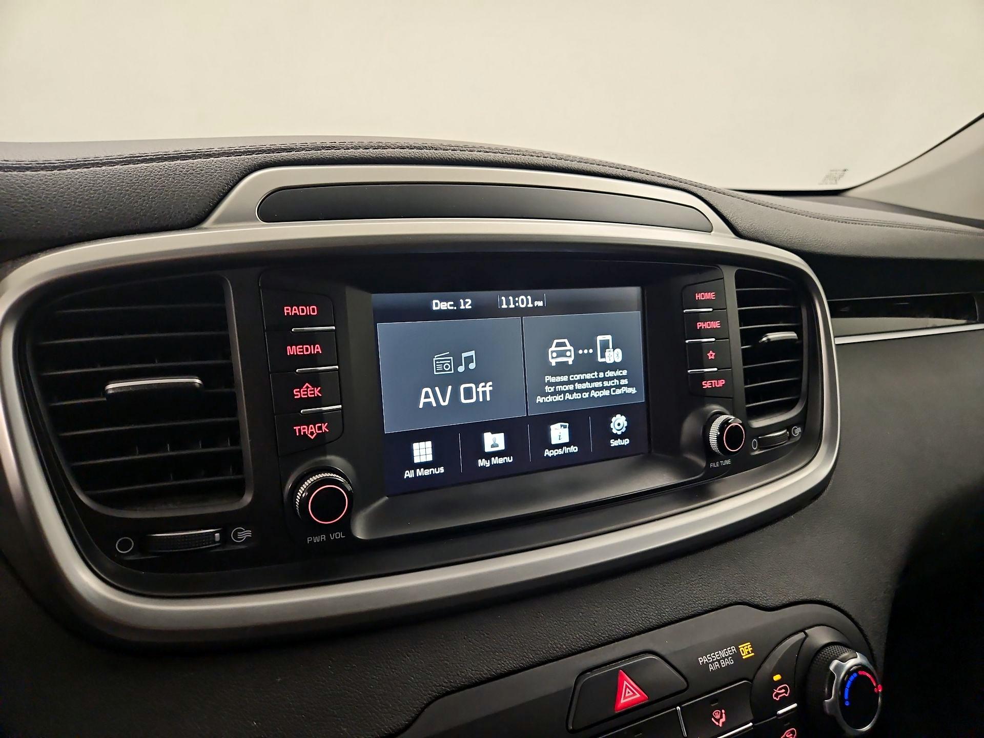 Thumbnail: 2019 Kia Sorento - 15