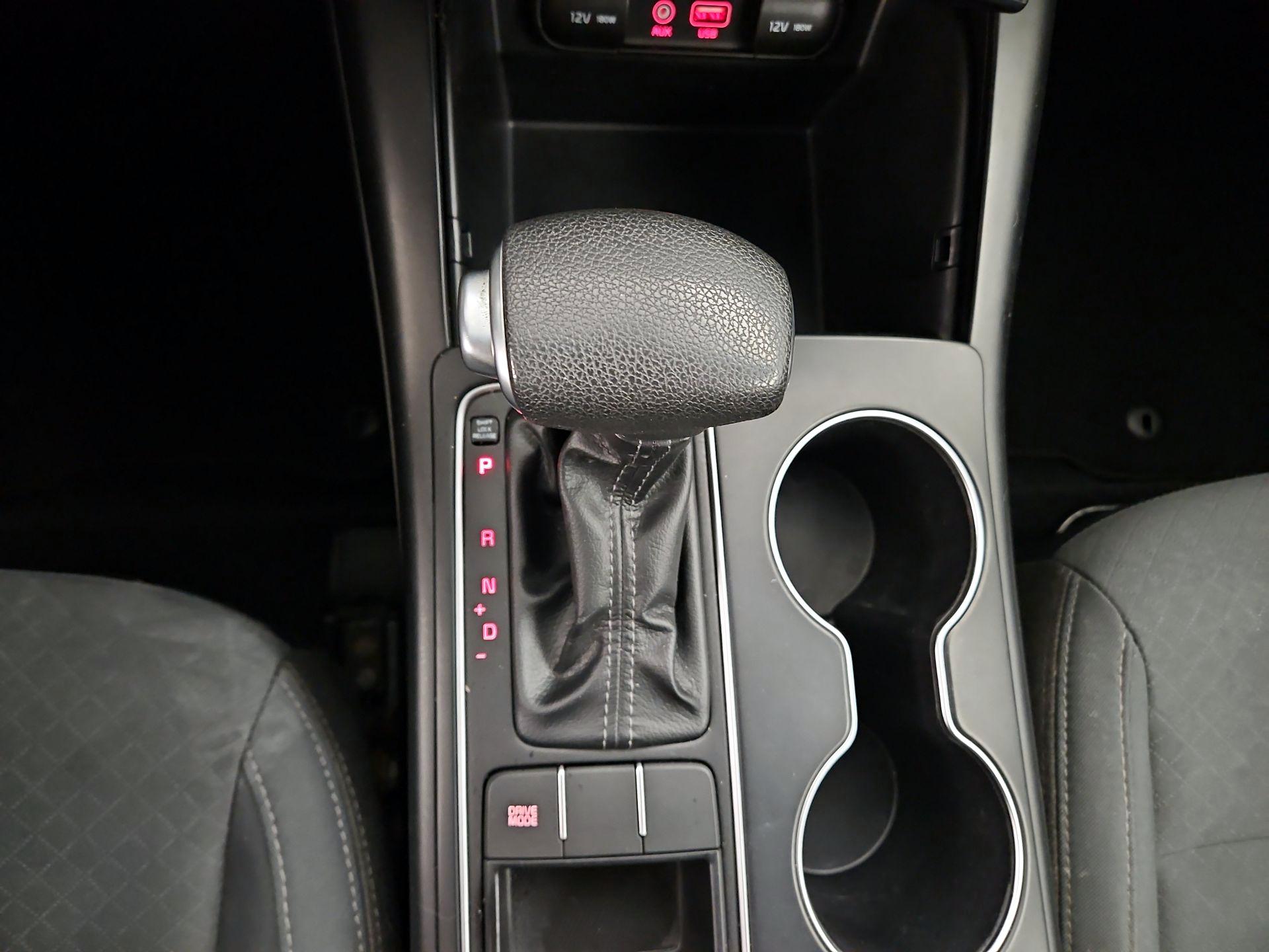 Thumbnail: 2019 Kia Sorento - 17