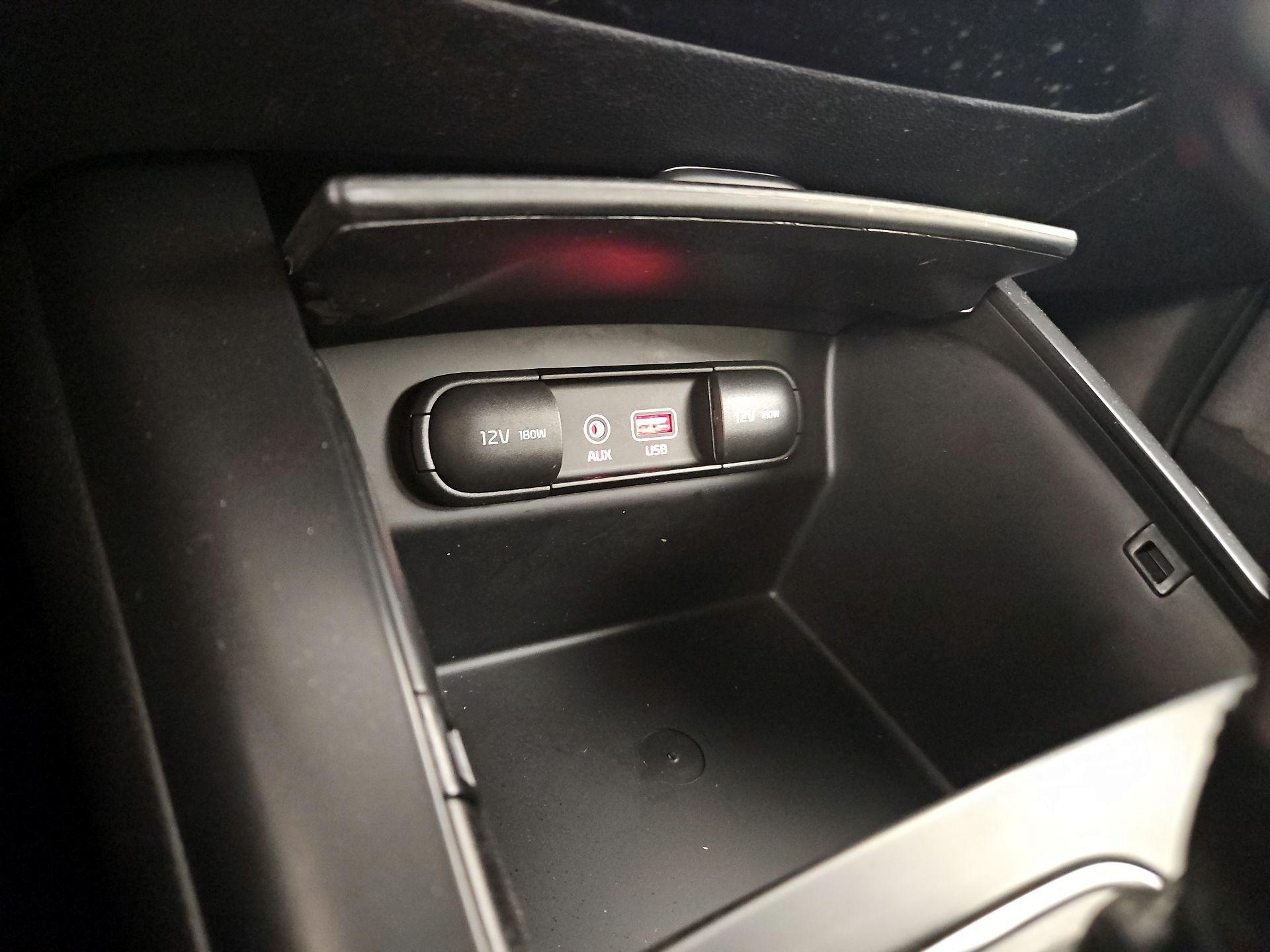 Thumbnail: 2019 Kia Sorento - 18