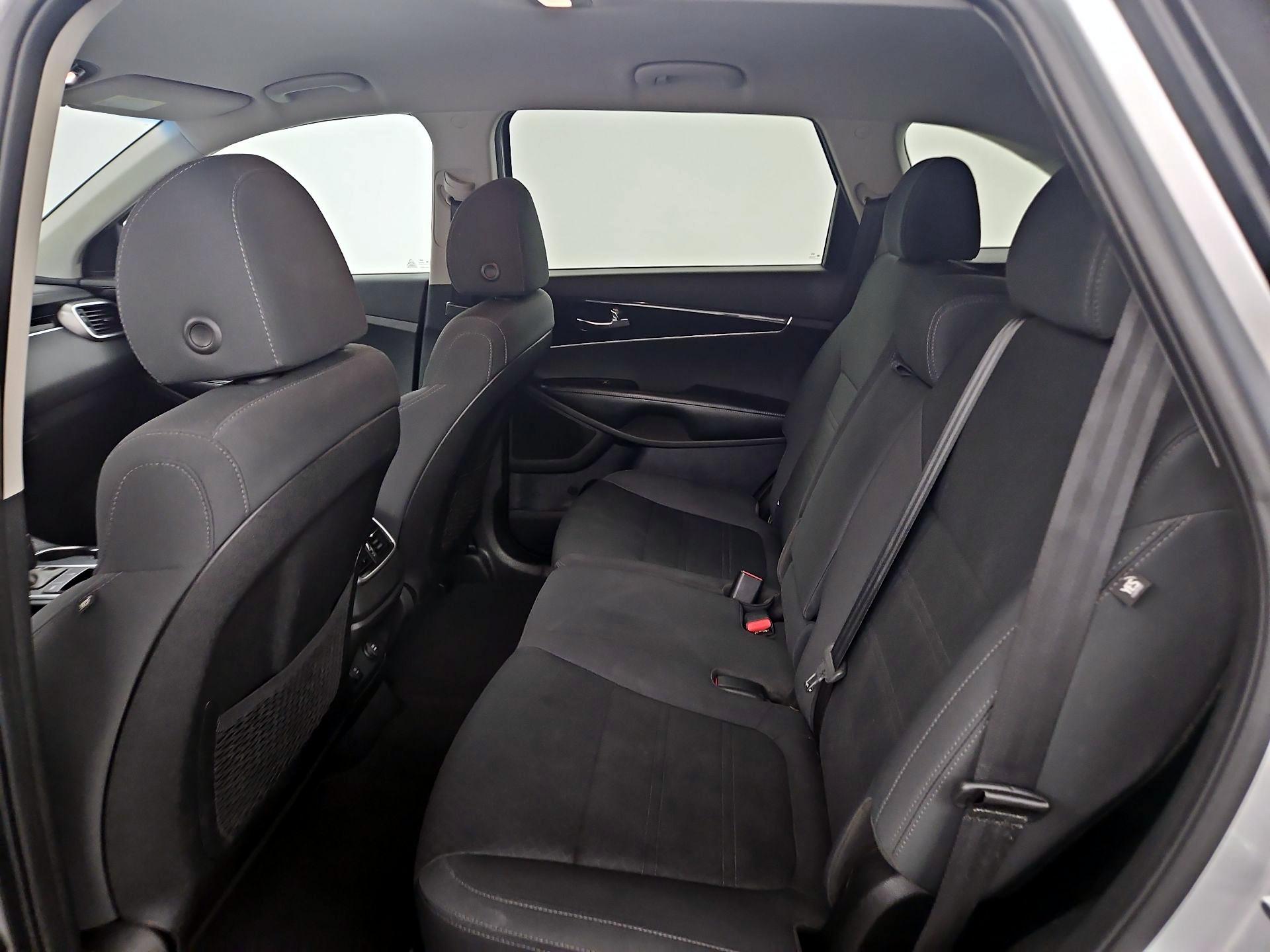 Thumbnail: 2019 Kia Sorento - 19