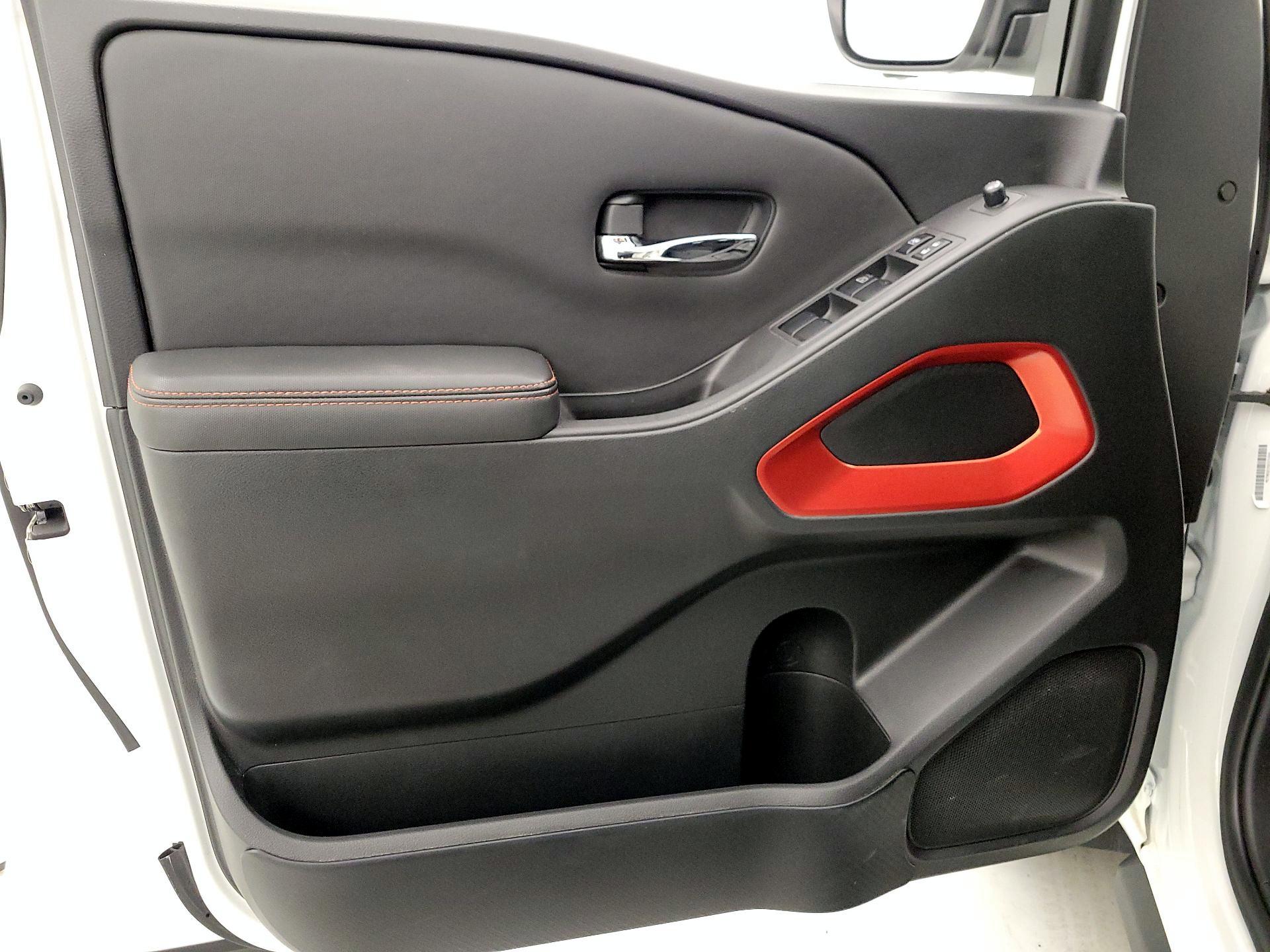 Thumbnail: 2023 Nissan Frontier - 12