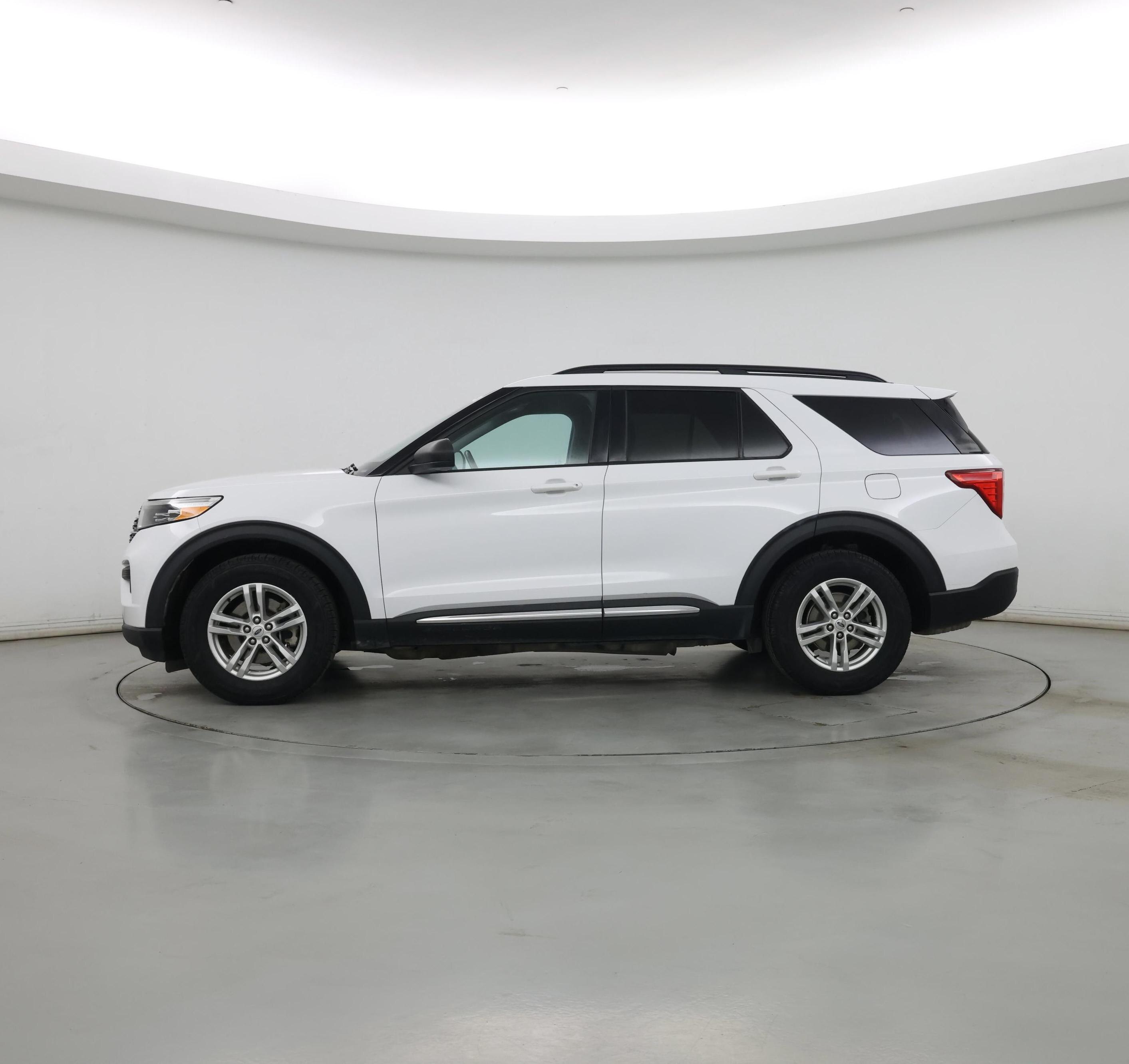 Thumbnail: 2021 Ford Explorer - 3