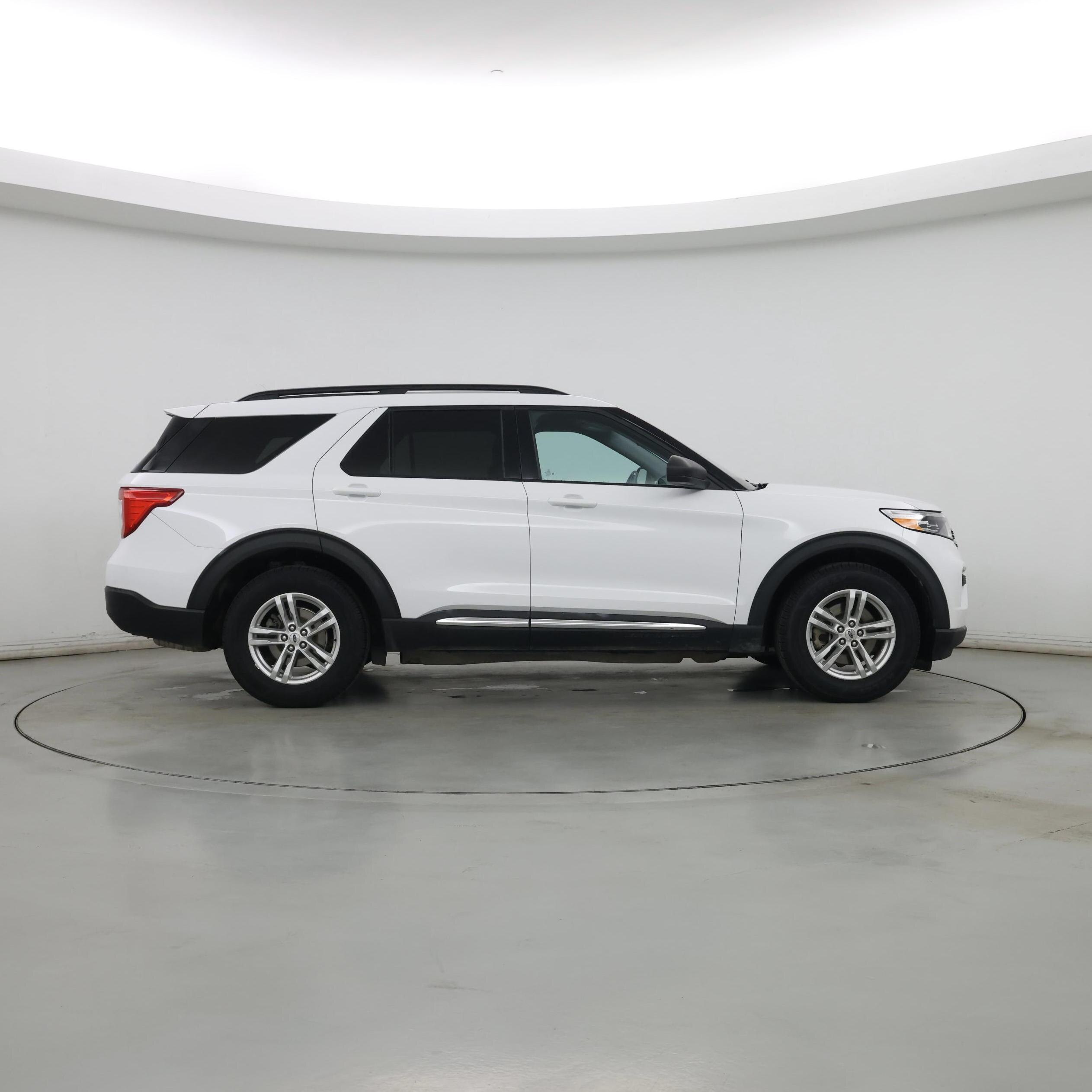 Thumbnail: 2021 Ford Explorer - 7