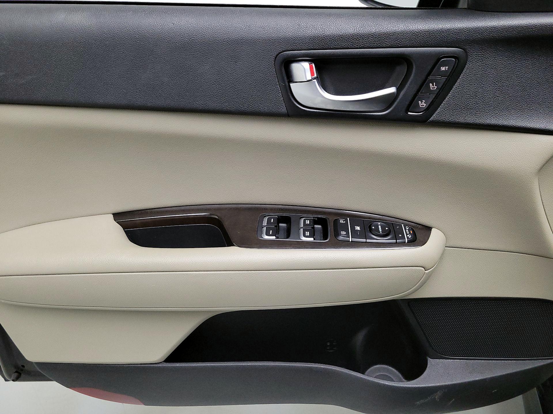 Thumbnail: 2017 Kia Optima - 12