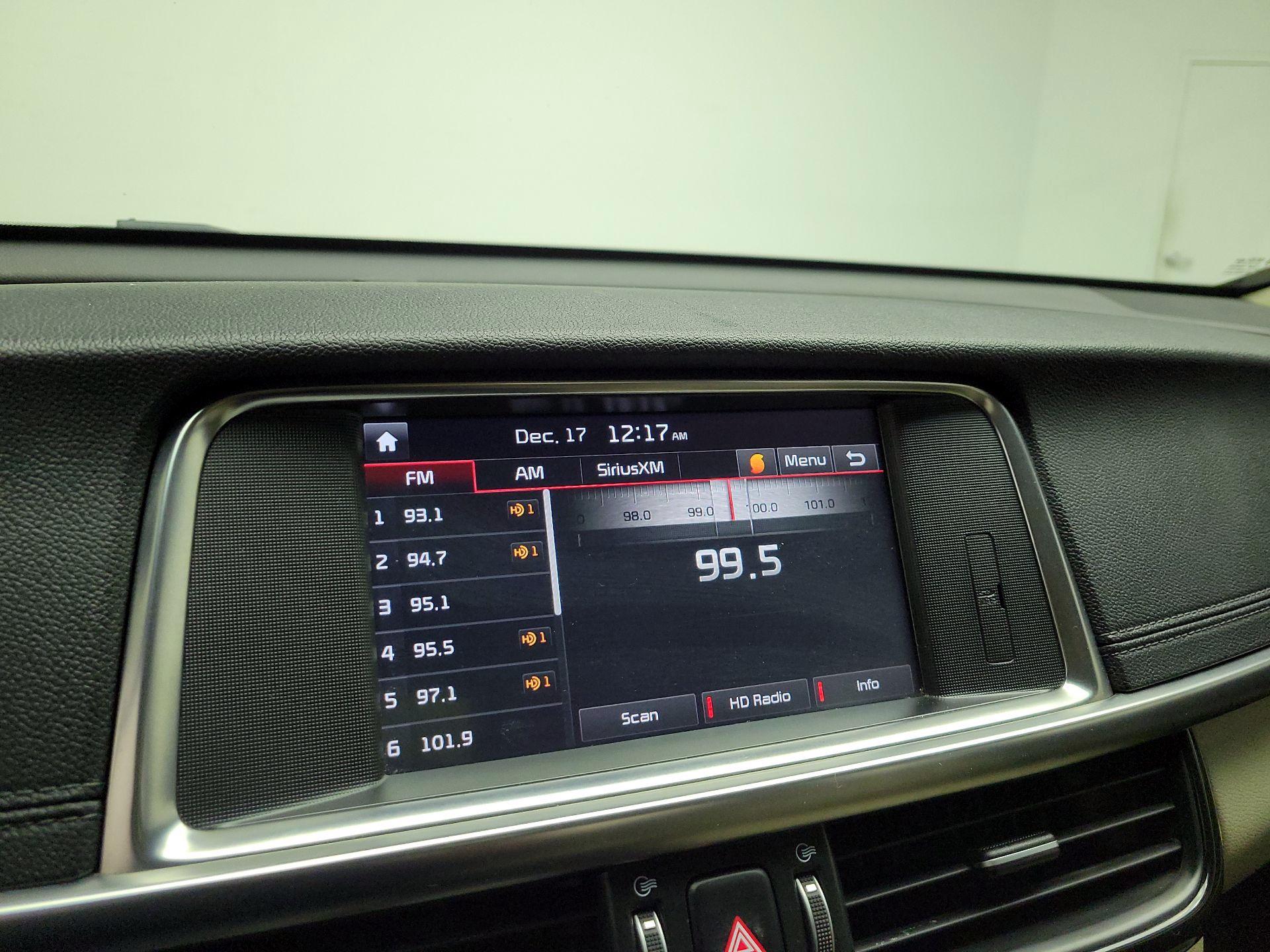 Thumbnail: 2017 Kia Optima - 16