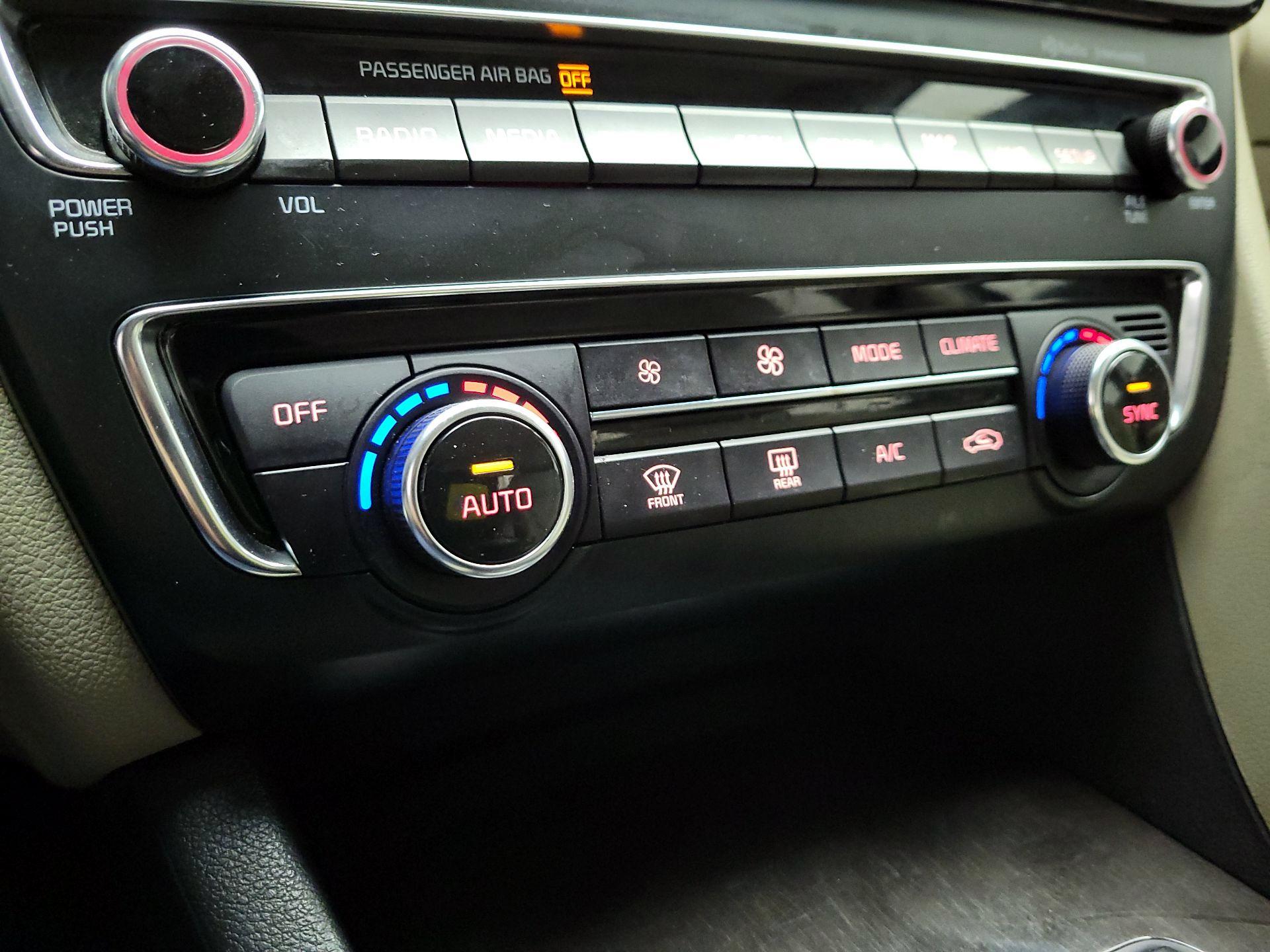 Thumbnail: 2017 Kia Optima - 17