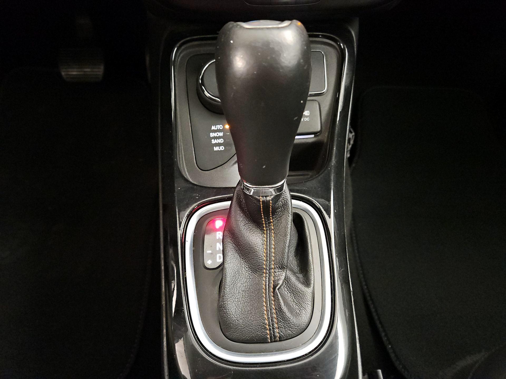 Thumbnail: 2020 Jeep Compass - 18