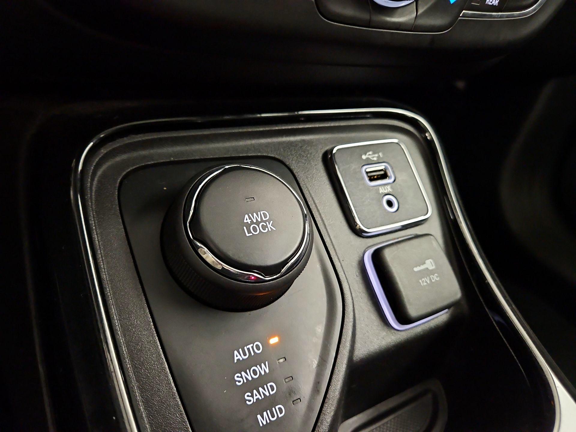 Thumbnail: 2020 Jeep Compass - 19