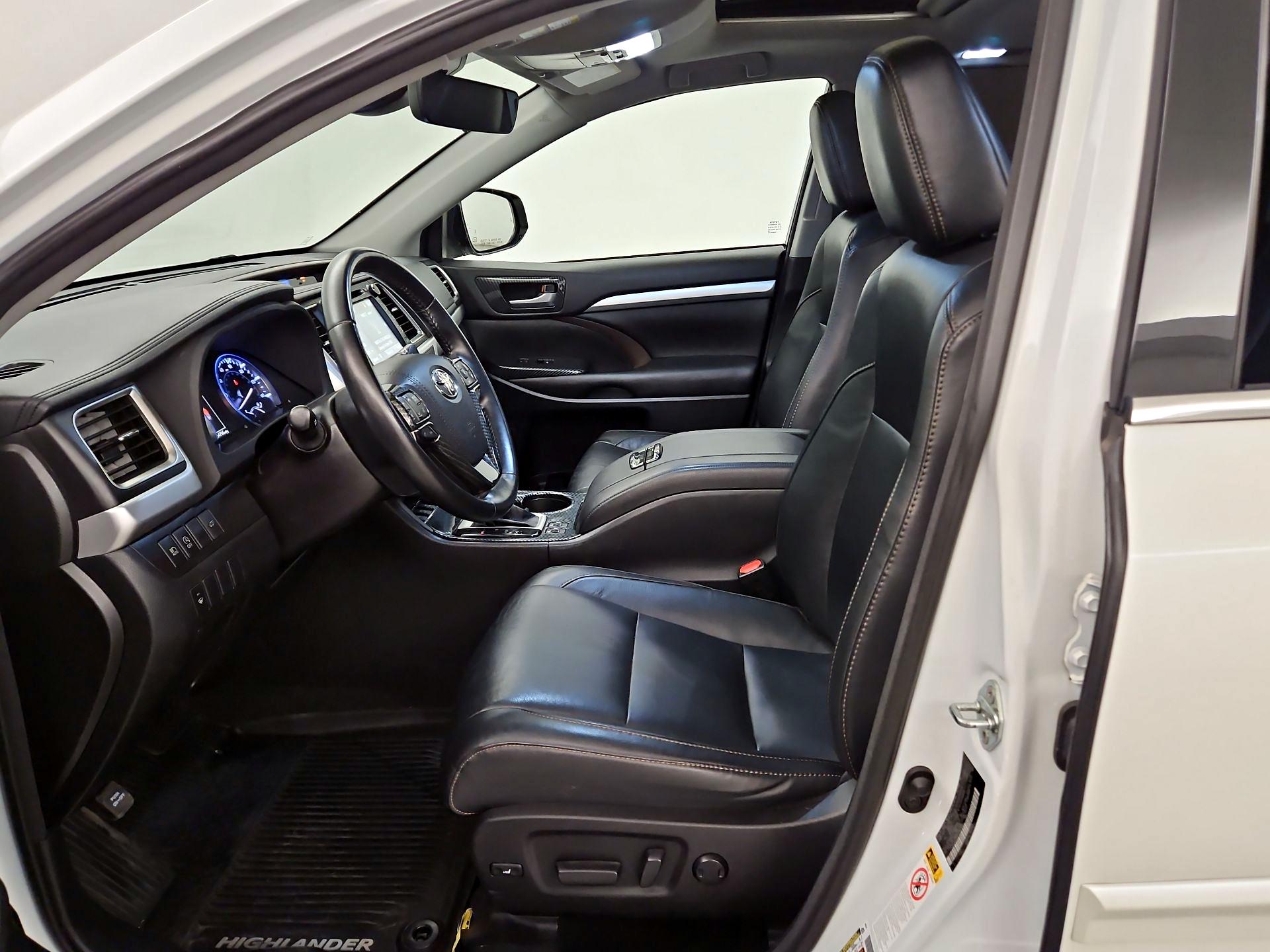 Thumbnail: 2018 Toyota Highlander - 11