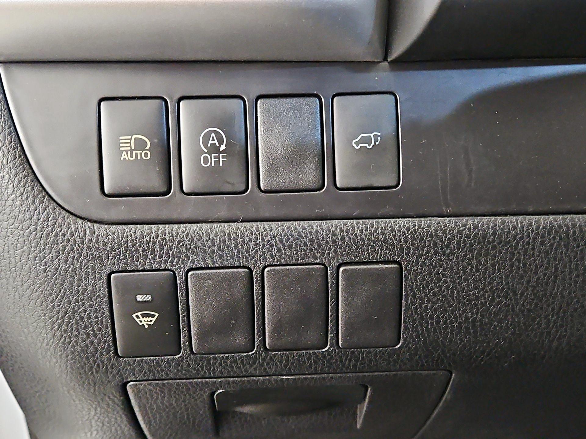 Thumbnail: 2018 Toyota Highlander - 13