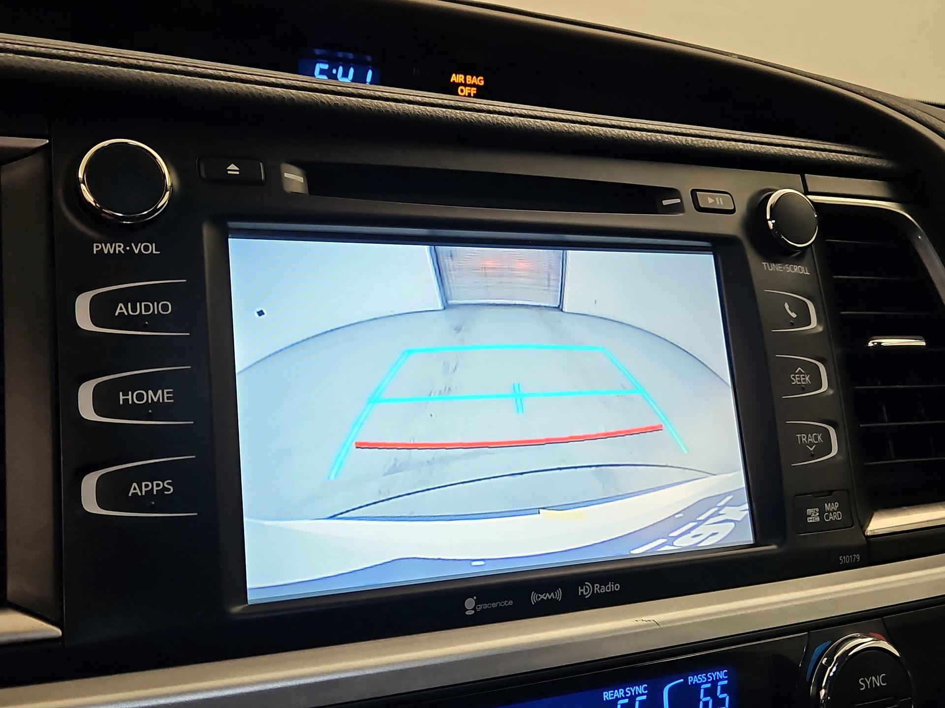 Thumbnail: 2018 Toyota Highlander - 14