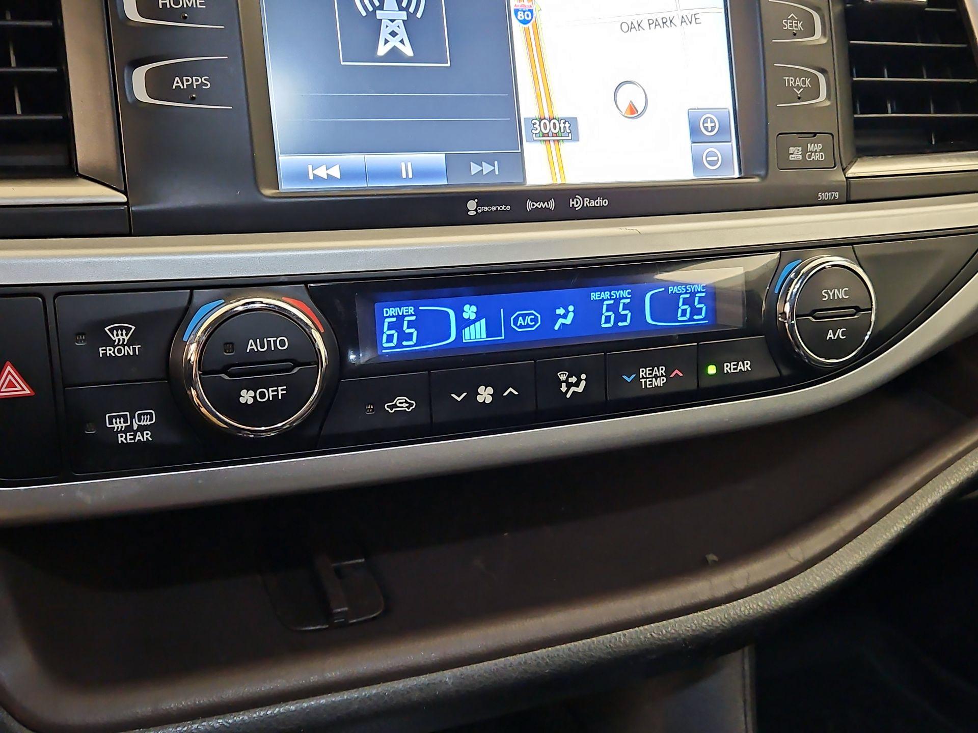 Thumbnail: 2018 Toyota Highlander - 16