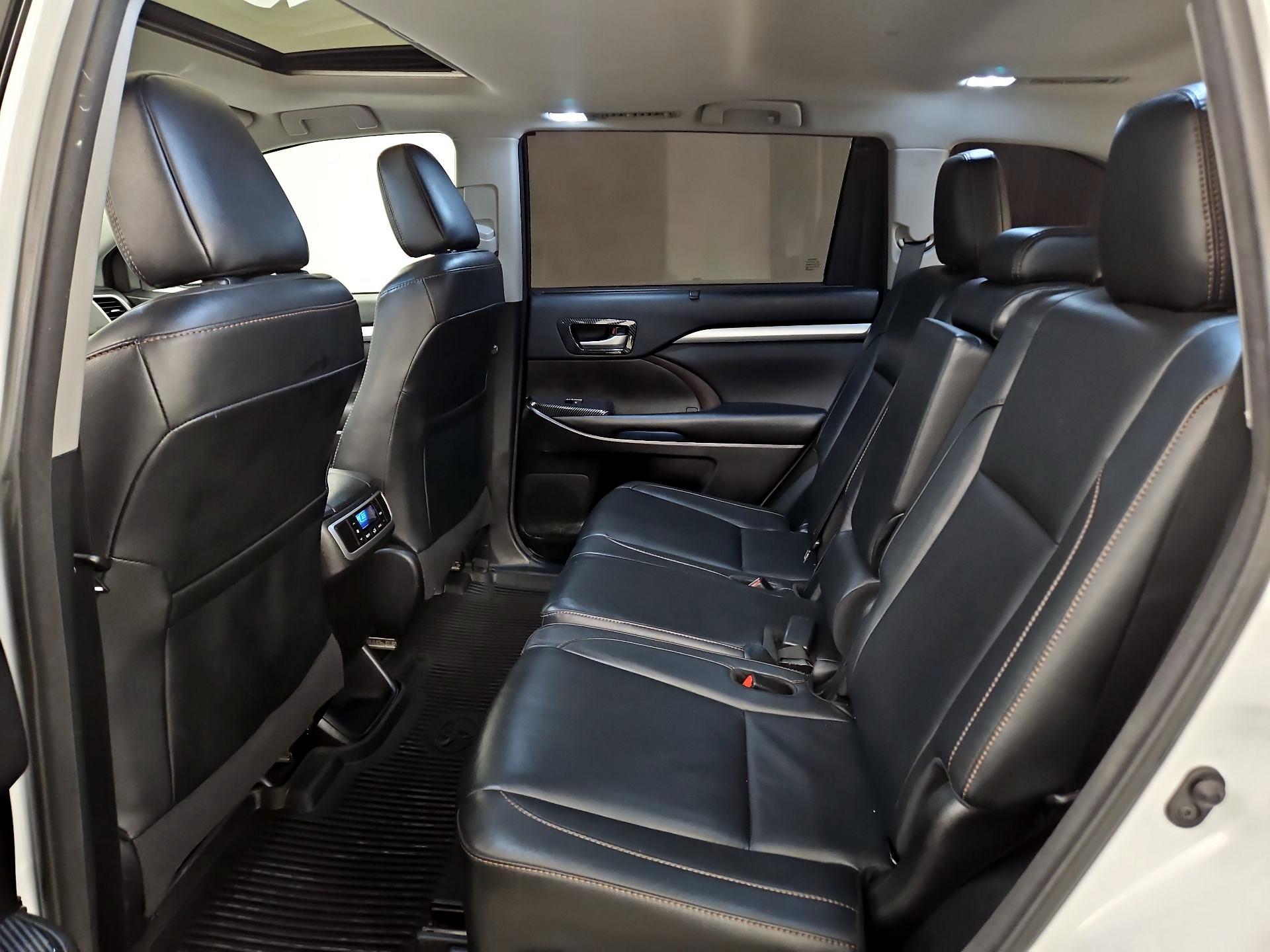 Thumbnail: 2018 Toyota Highlander - 20