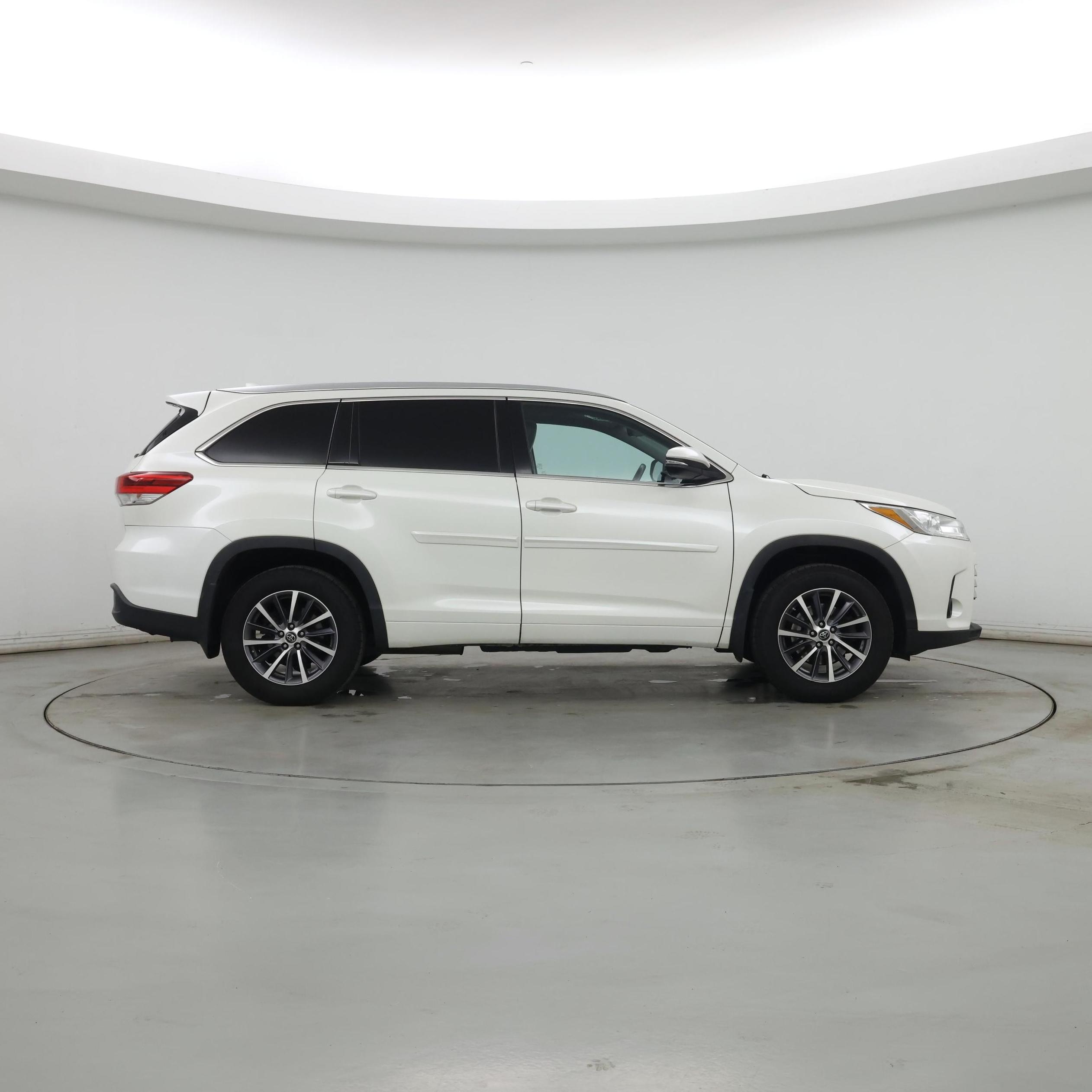 Thumbnail: 2018 Toyota Highlander - 7