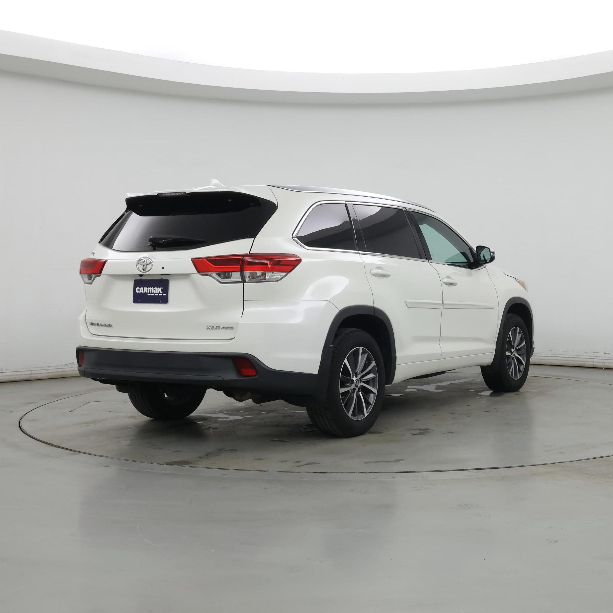 Thumbnail: 2018 Toyota Highlander - 8