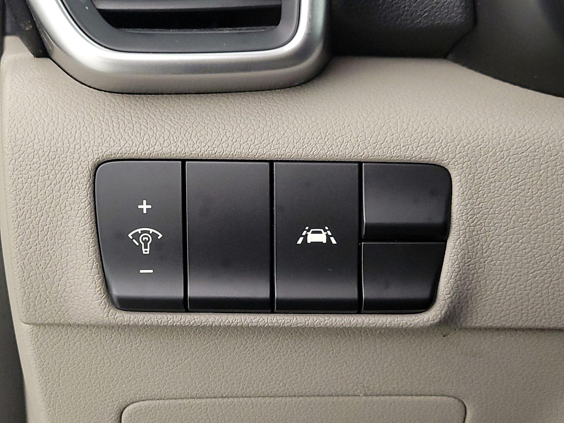 Thumbnail: 2020 Kia Sportage - 13