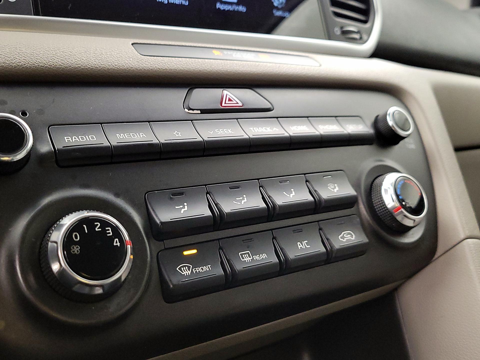 Thumbnail: 2020 Kia Sportage - 16