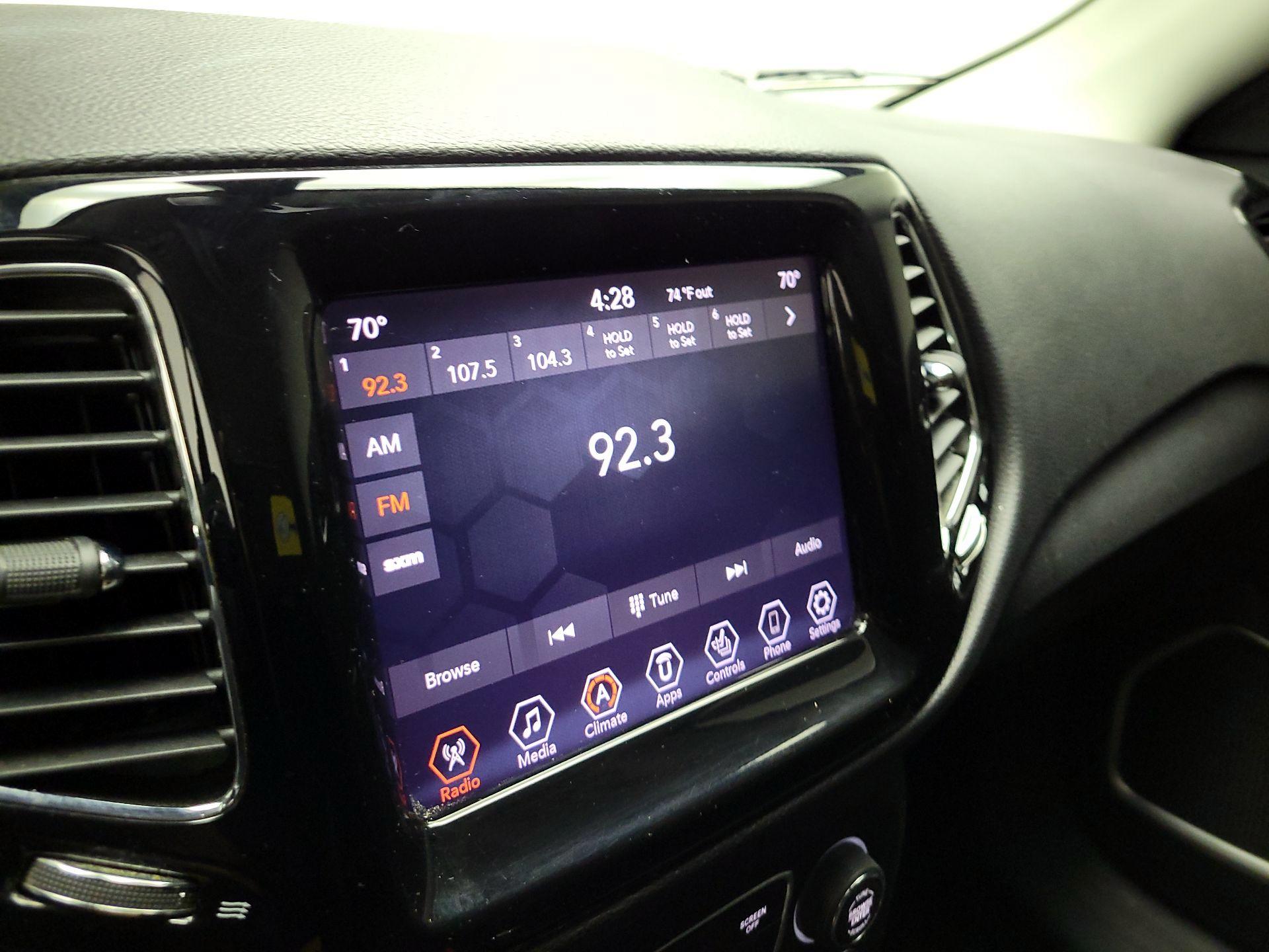 Thumbnail: 2020 Jeep Compass - 14